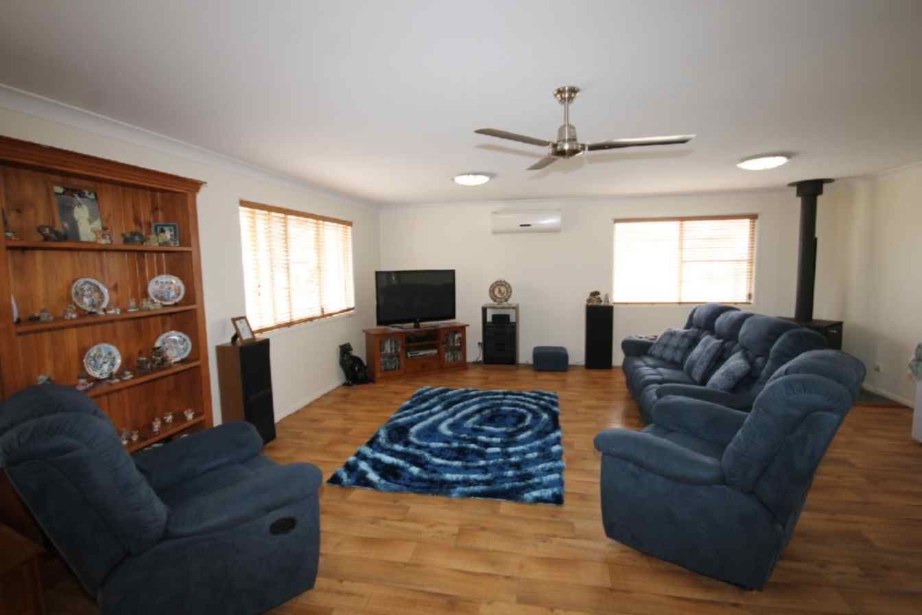 57 Southern Cross Drive, DALBY QLD 4405, Dalby - Thumbnail 4