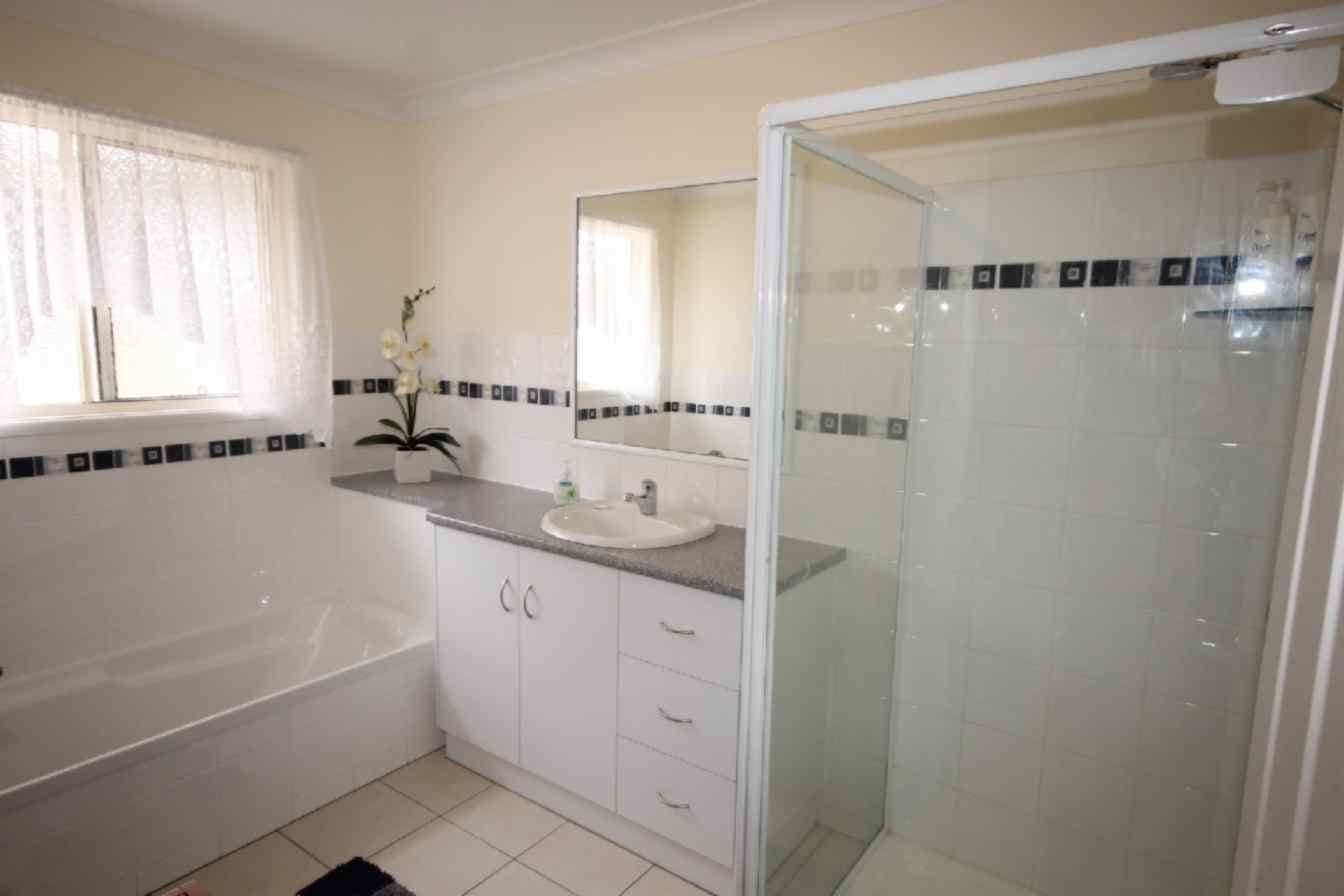 57 Southern Cross Drive, DALBY QLD 4405, Dalby - Thumbnail 5