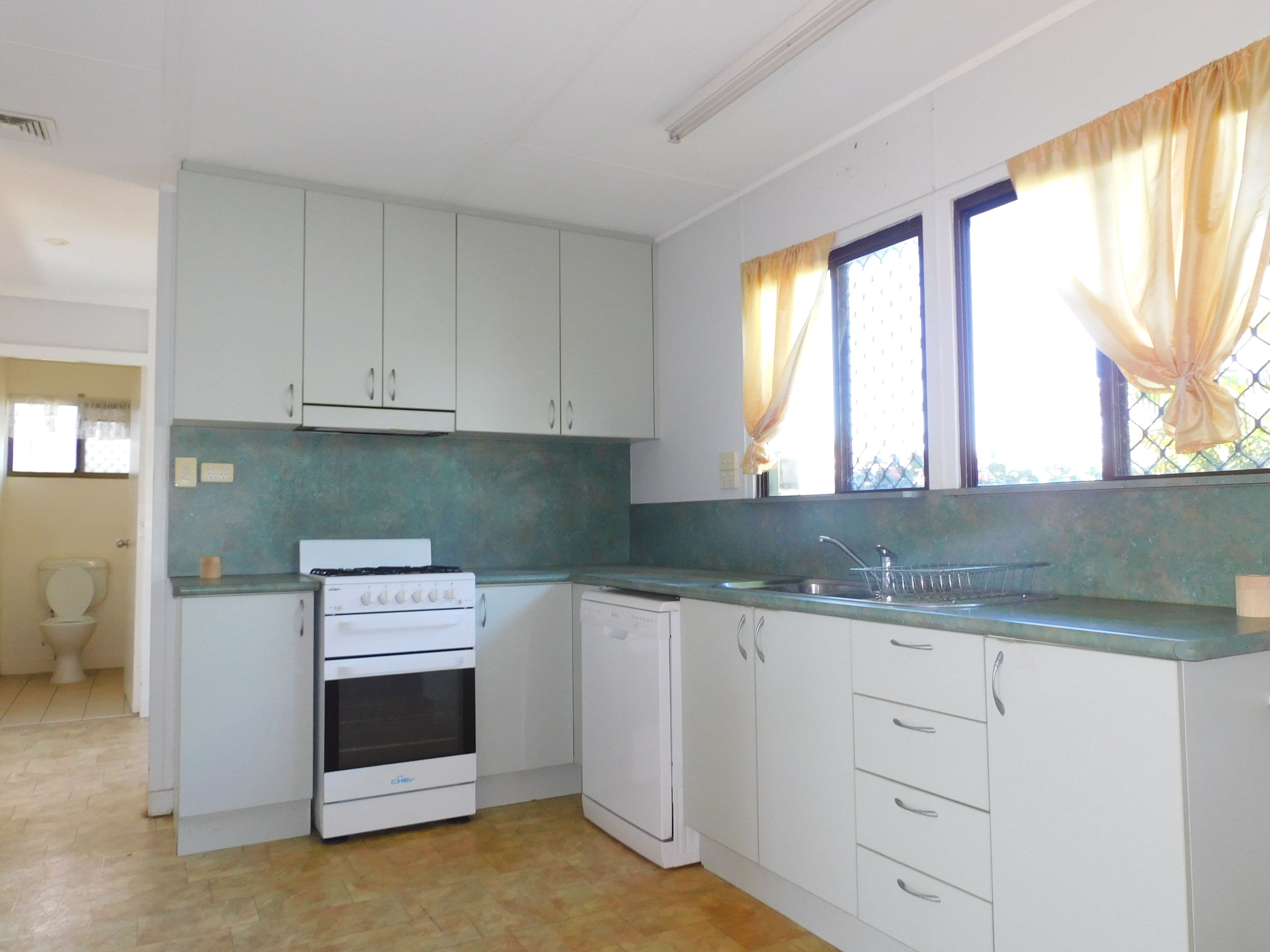 33 Munbilla Drive, Kelso QLD 4815, Kelso - Thumbnail 2