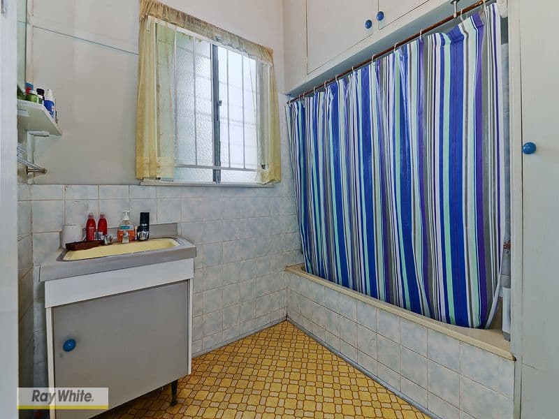 259 Earnshaw Road, NORTHGATE QLD 4013, Northgate - Thumbnail 4