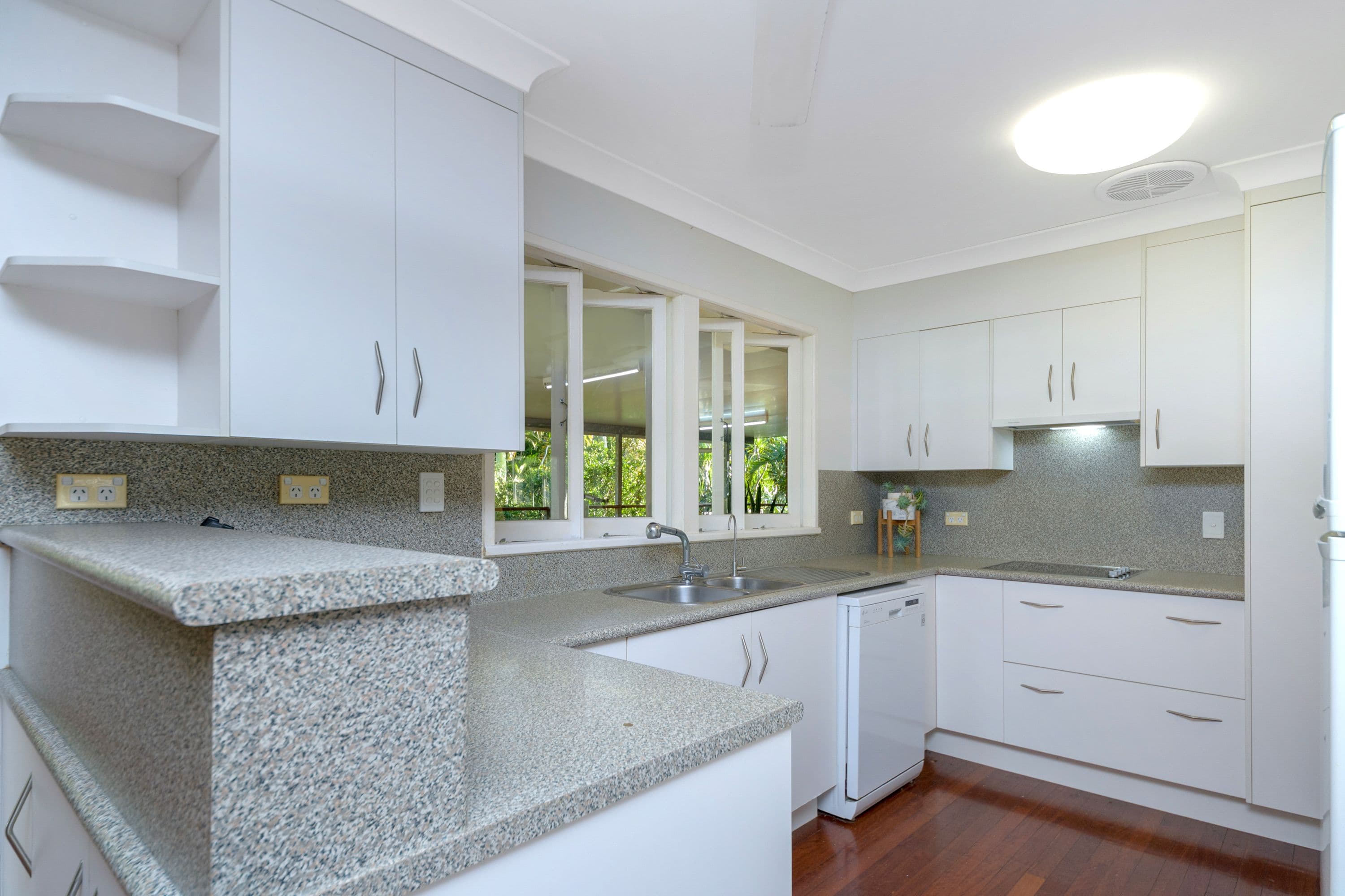 34 Wellington Street, Mundingburra QLD 4812, Mundingburra - Thumbnail 3