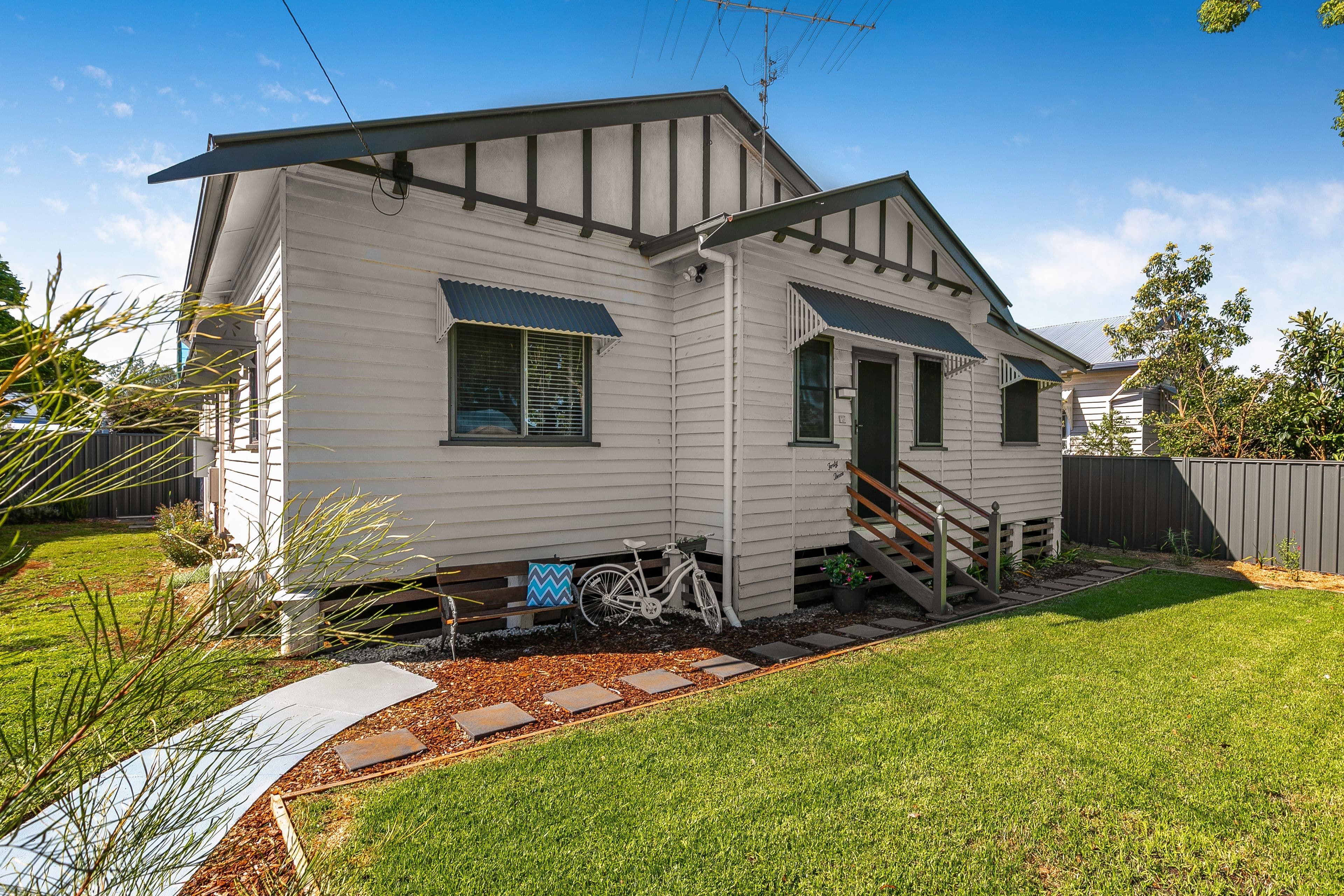 43 Anzac Avenue, Newtown QLD 4350, Newtown - Thumbnail 2
