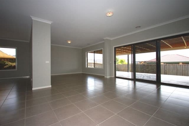 3 Ashgate Drive, DOREEN VIC 3754, Doreen - Thumbnail 3