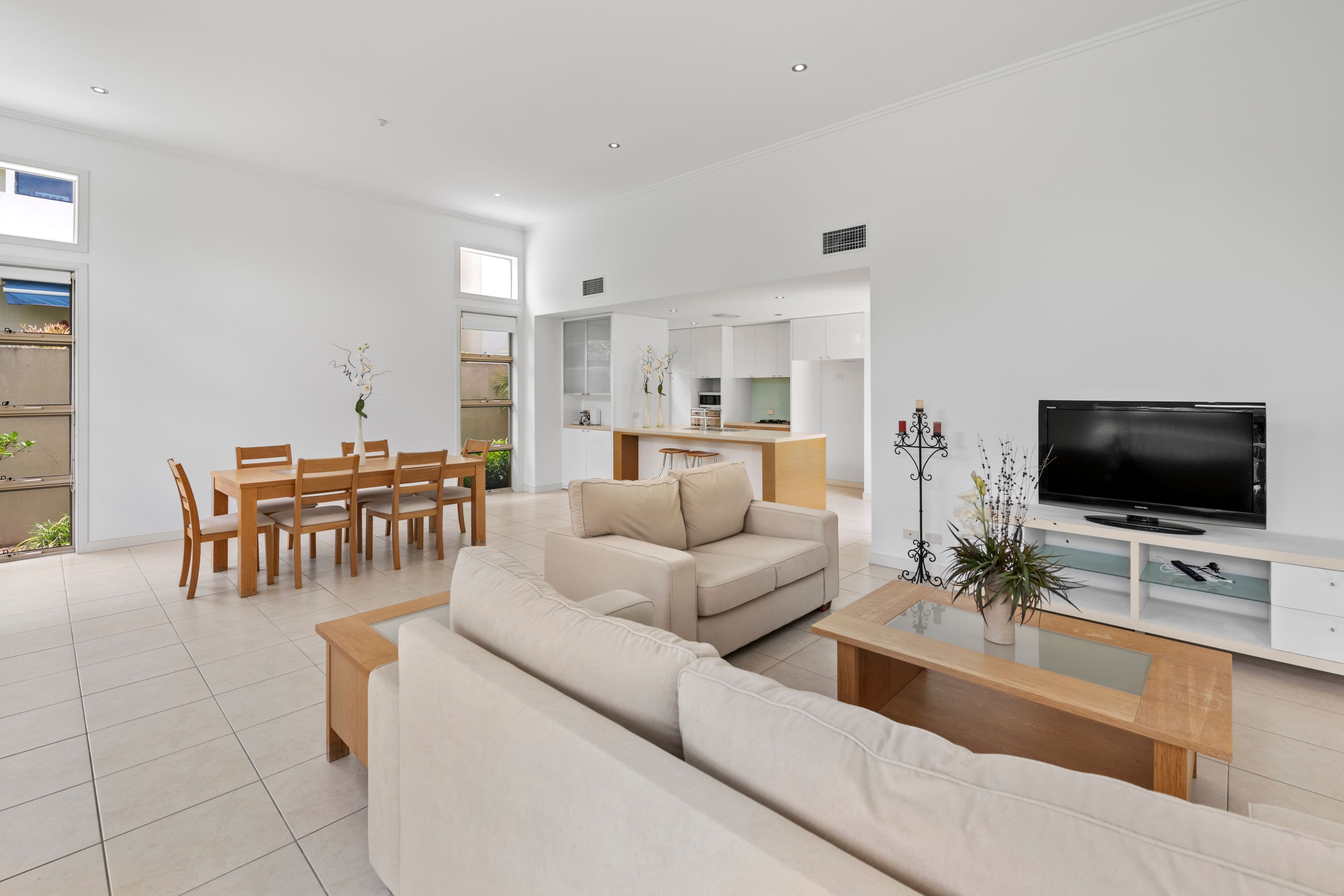 6044 Lucerne Circuit, Hope Island QLD 4212, Hope Island - Thumbnail 6