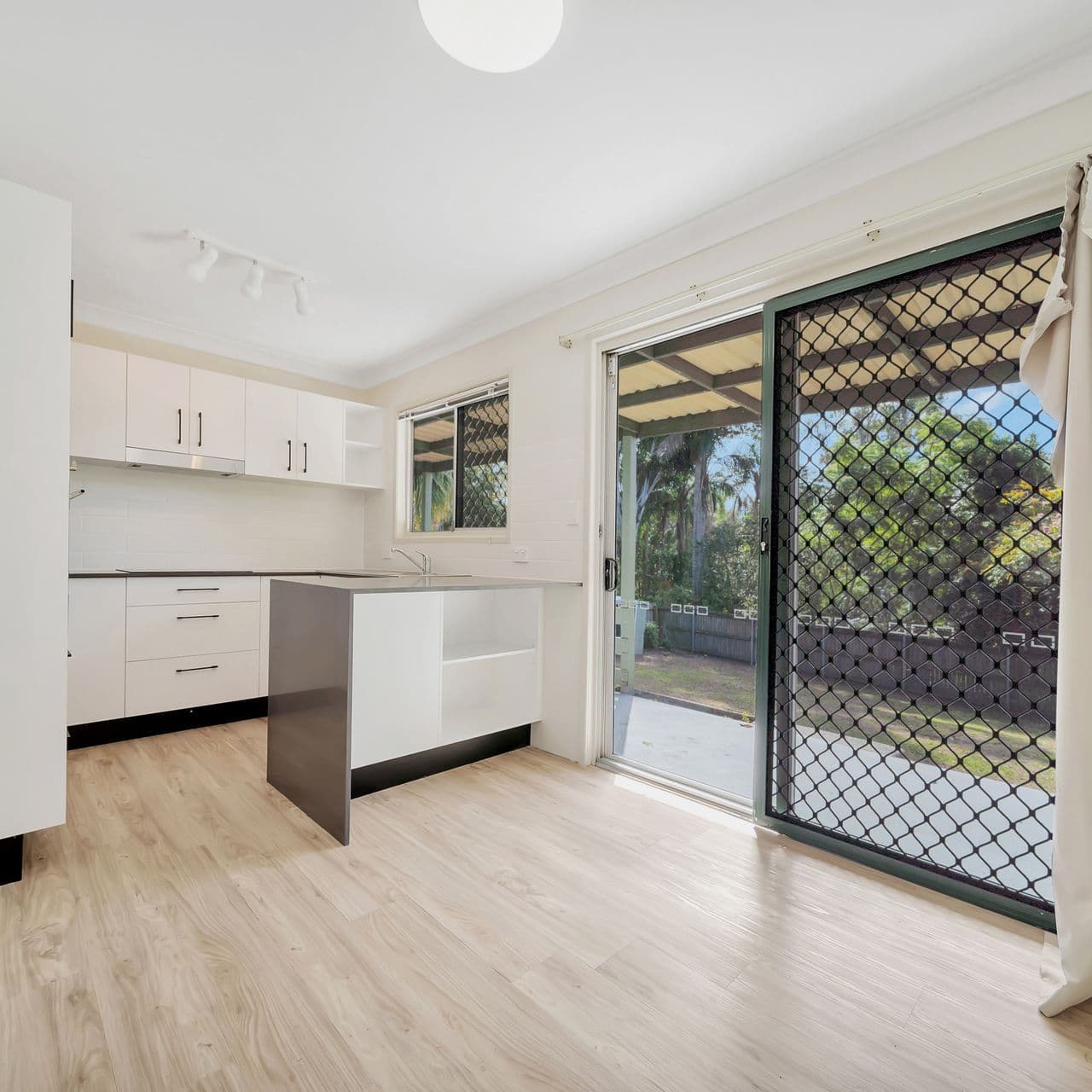 47 Tweedvale Street, Beenleigh QLD 4207, Beenleigh - Thumbnail 4
