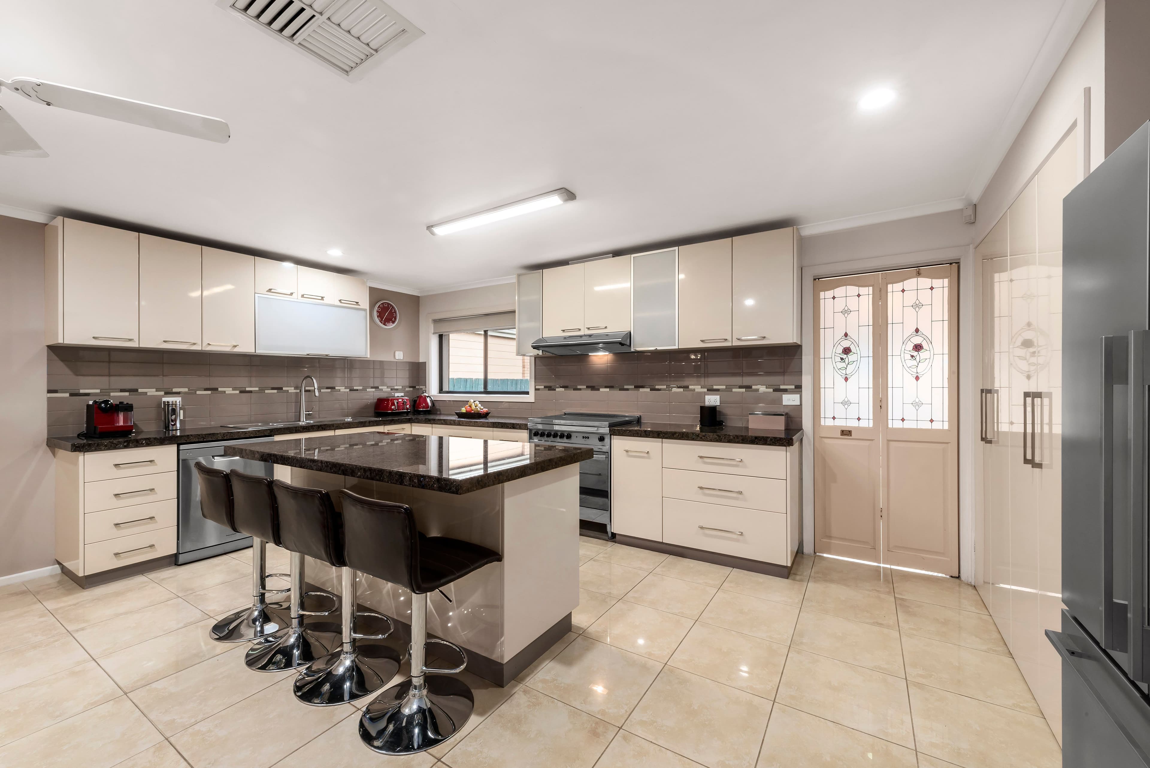 2 Carbon Crescent, Mill Park VIC 3082, Mill Park - Thumbnail 2