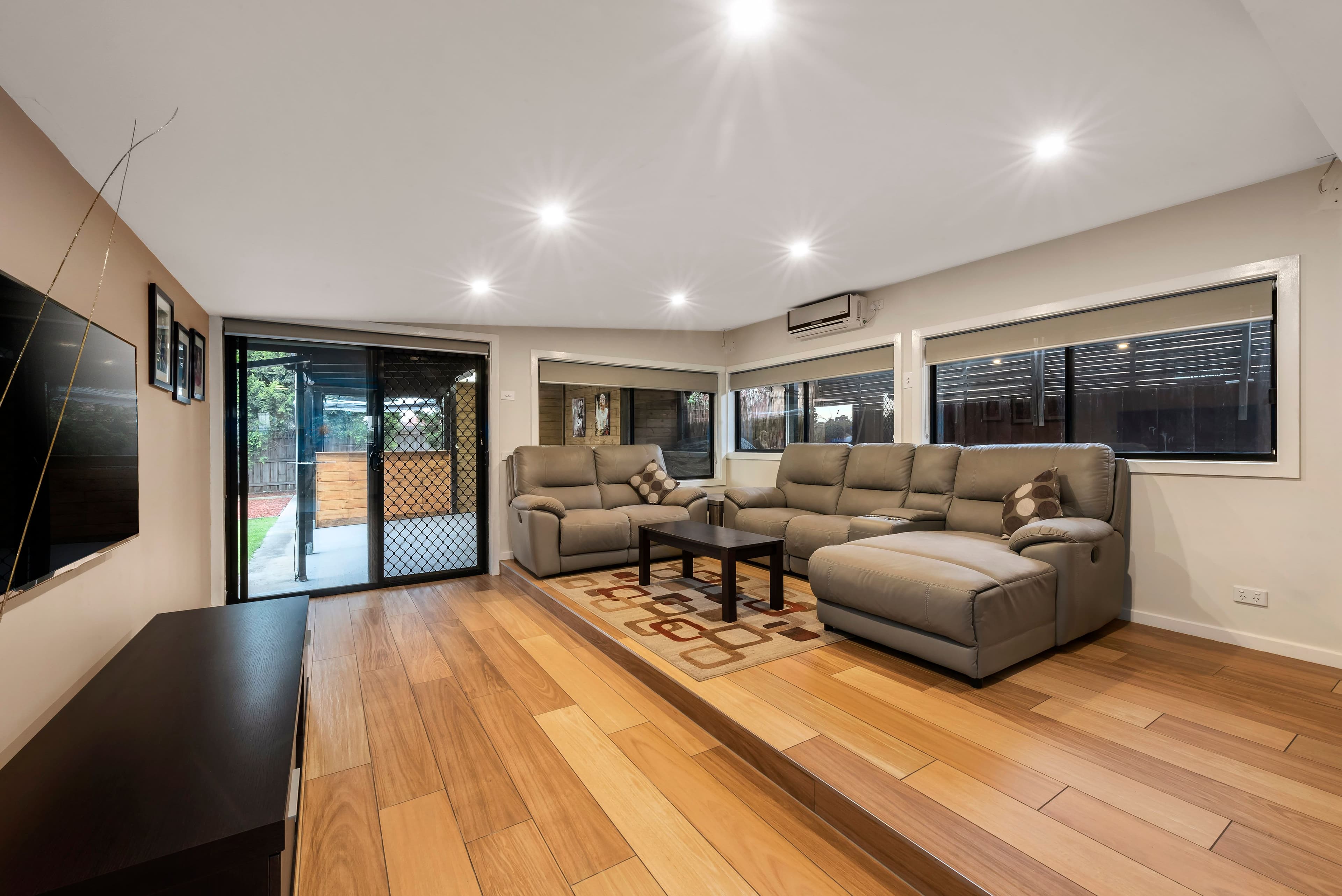 2 Carbon Crescent, Mill Park VIC 3082, Mill Park - Thumbnail 5