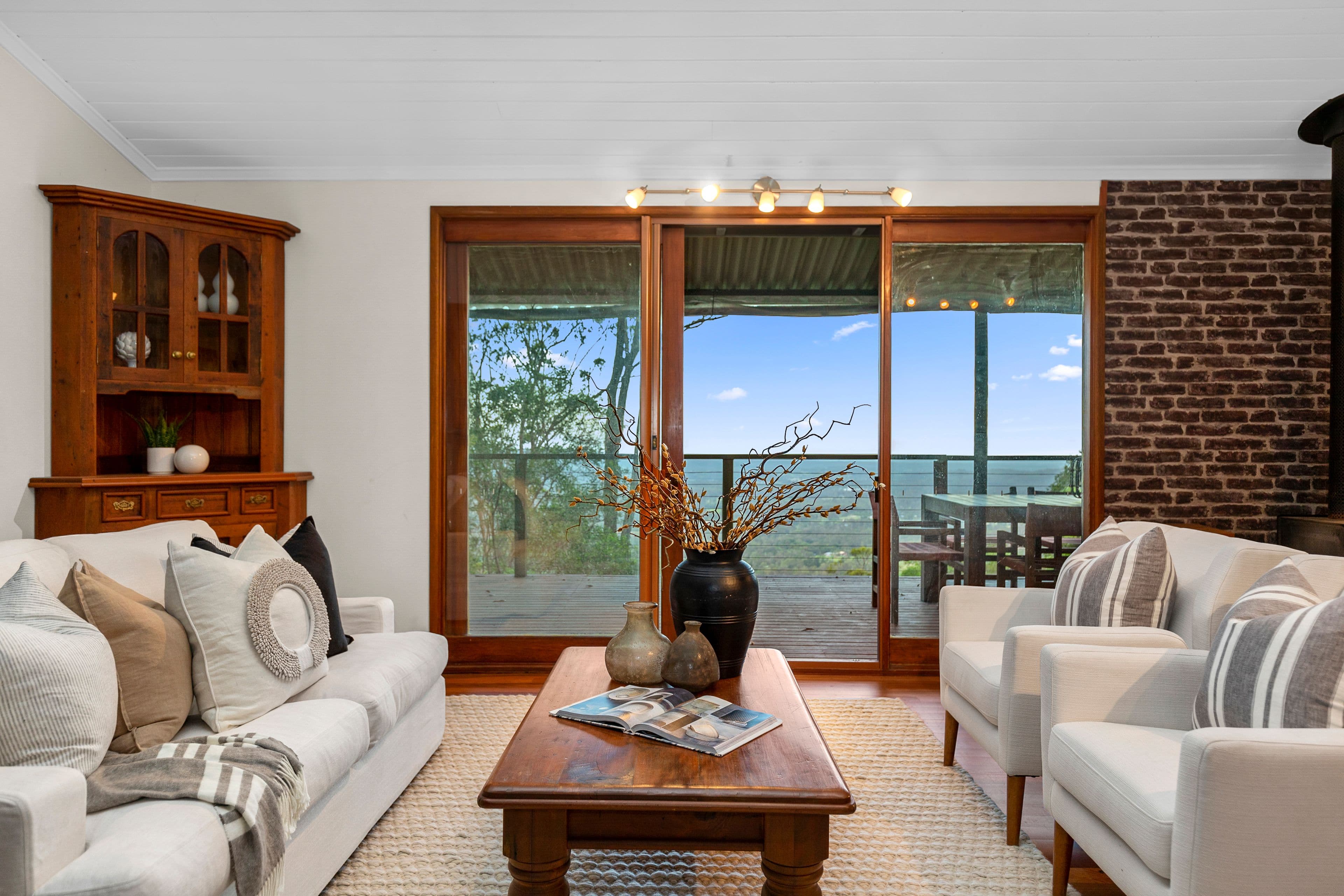 950 Mount Nebo Road, Jollys Lookout QLD 4520, Jollys Lookout - Thumbnail 2