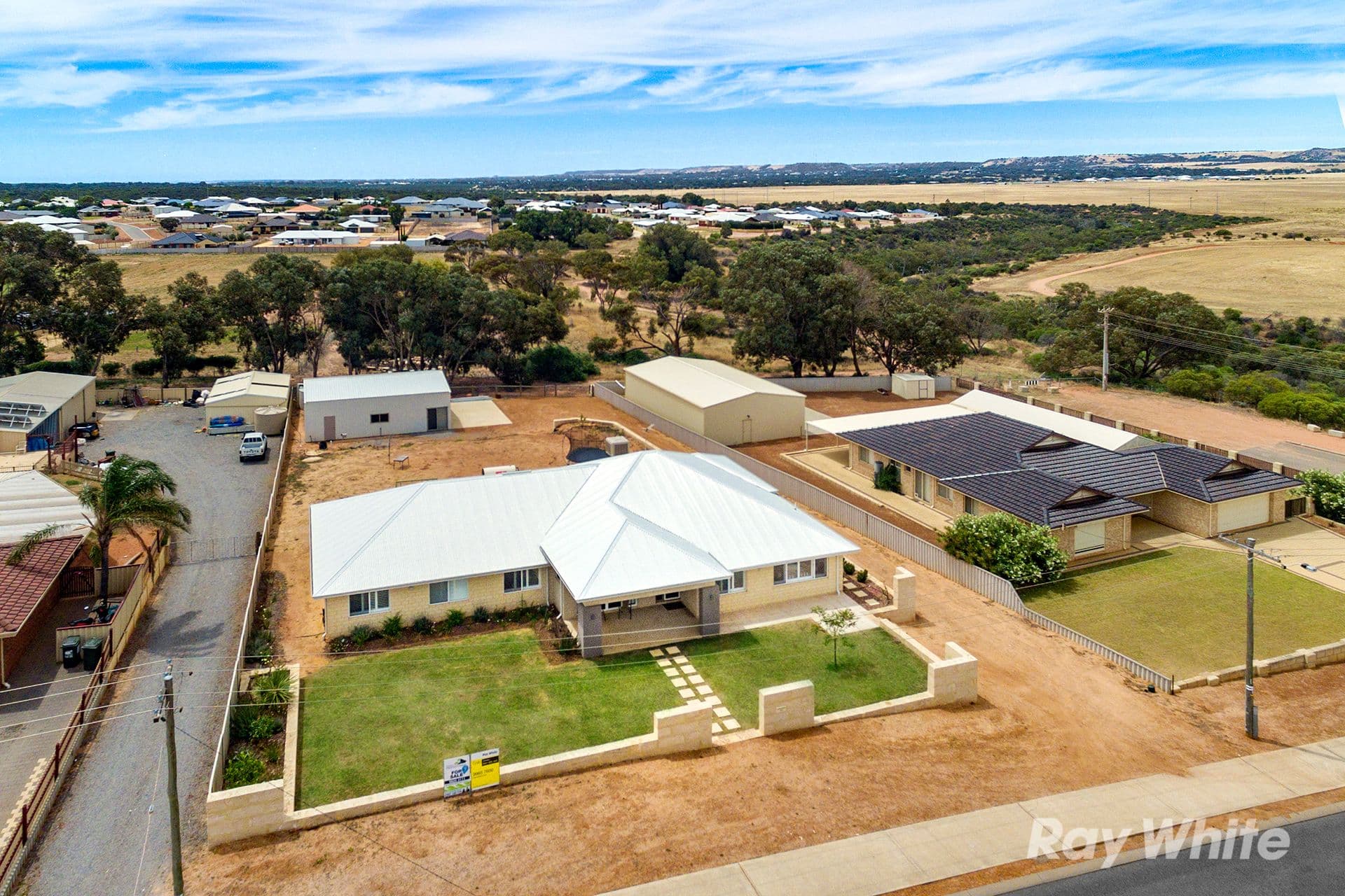 27 Cedar Crescent, Strathalbyn WA 6530, Strathalbyn - Thumbnail 2