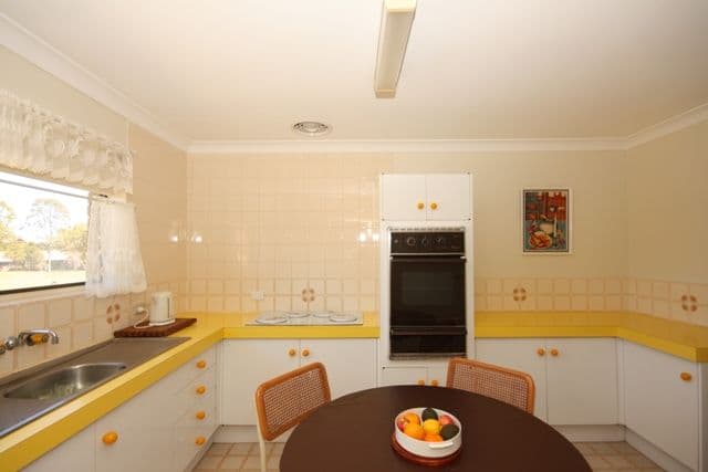 12 Buchan Avenue, TWEED HEADS NSW 2485, Tweed Heads - Thumbnail 2
