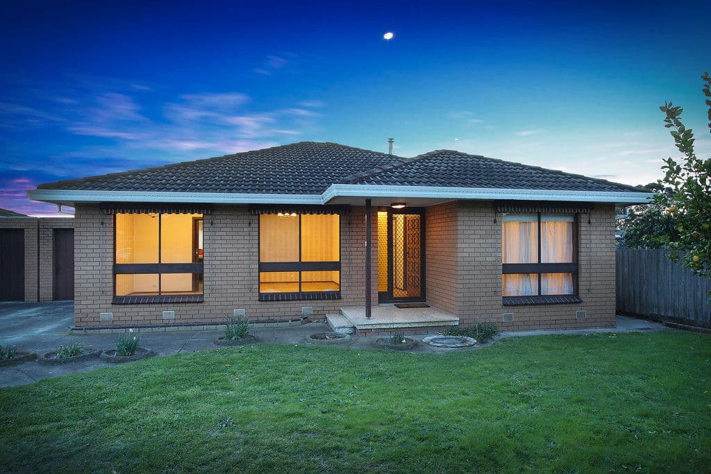 13 Golf Road, OAKLEIGH SOUTH VIC 3167, Oakleigh South - Thumbnail 2