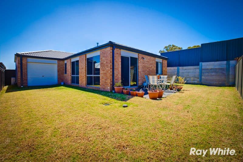 26 Chestnut Chase, PAKENHAM VIC 3810, Pakenham - Thumbnail 2