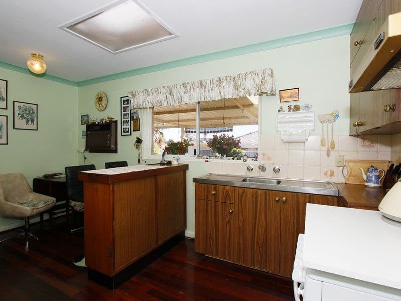 25 Dallington Crescent, BALGA WA 6061, Balga - Thumbnail 4
