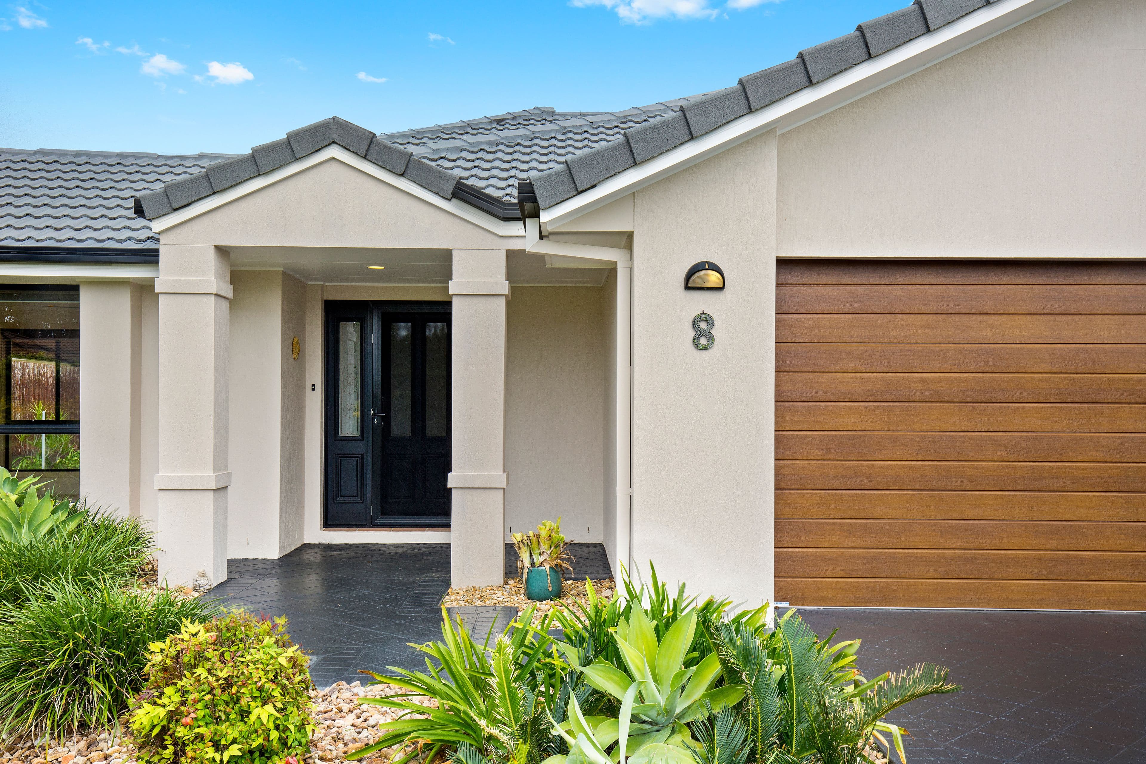 8 Lanai Drive, Burleigh Waters QLD 4220, Burleigh Waters - Thumbnail 2
