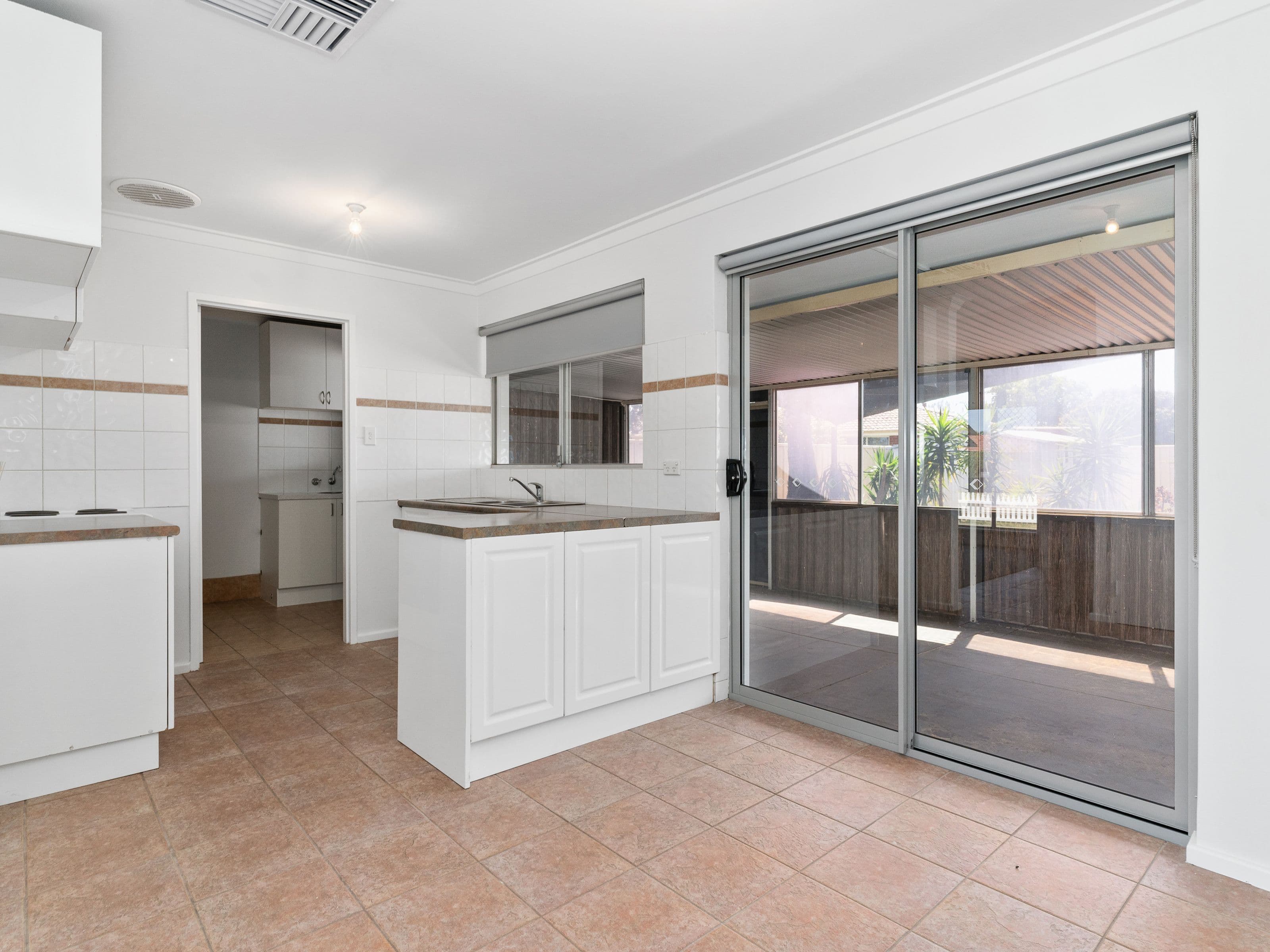 102 Luyer Avenue, East Cannington WA 6107, East Cannington - Thumbnail 6