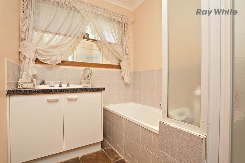 24 Victoria Street, ALTONA MEADOWS VIC 3028, Altona Meadows - Thumbnail 4