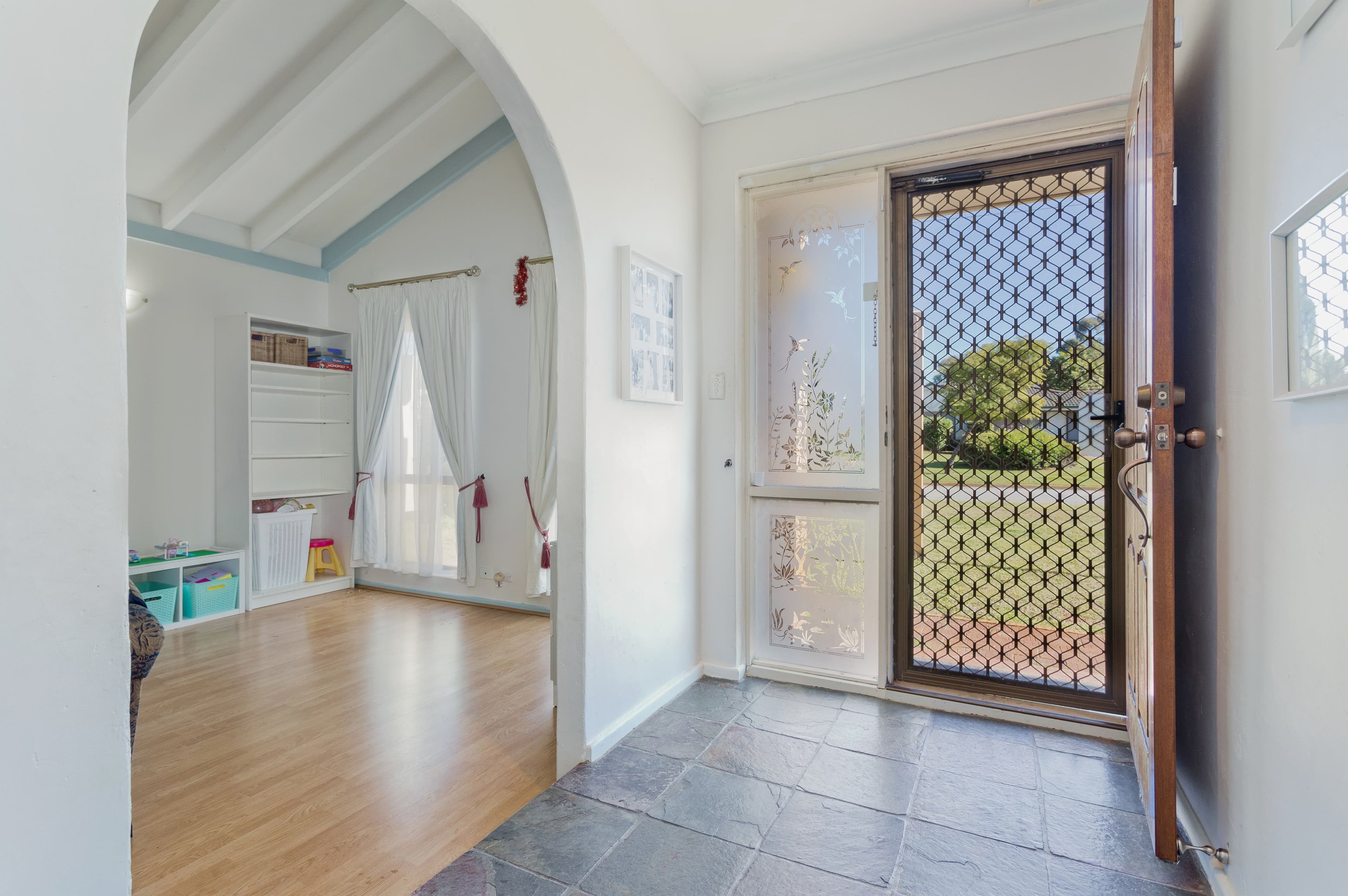16 Waverley Way, Parkwood WA 6147, Parkwood - Thumbnail 3