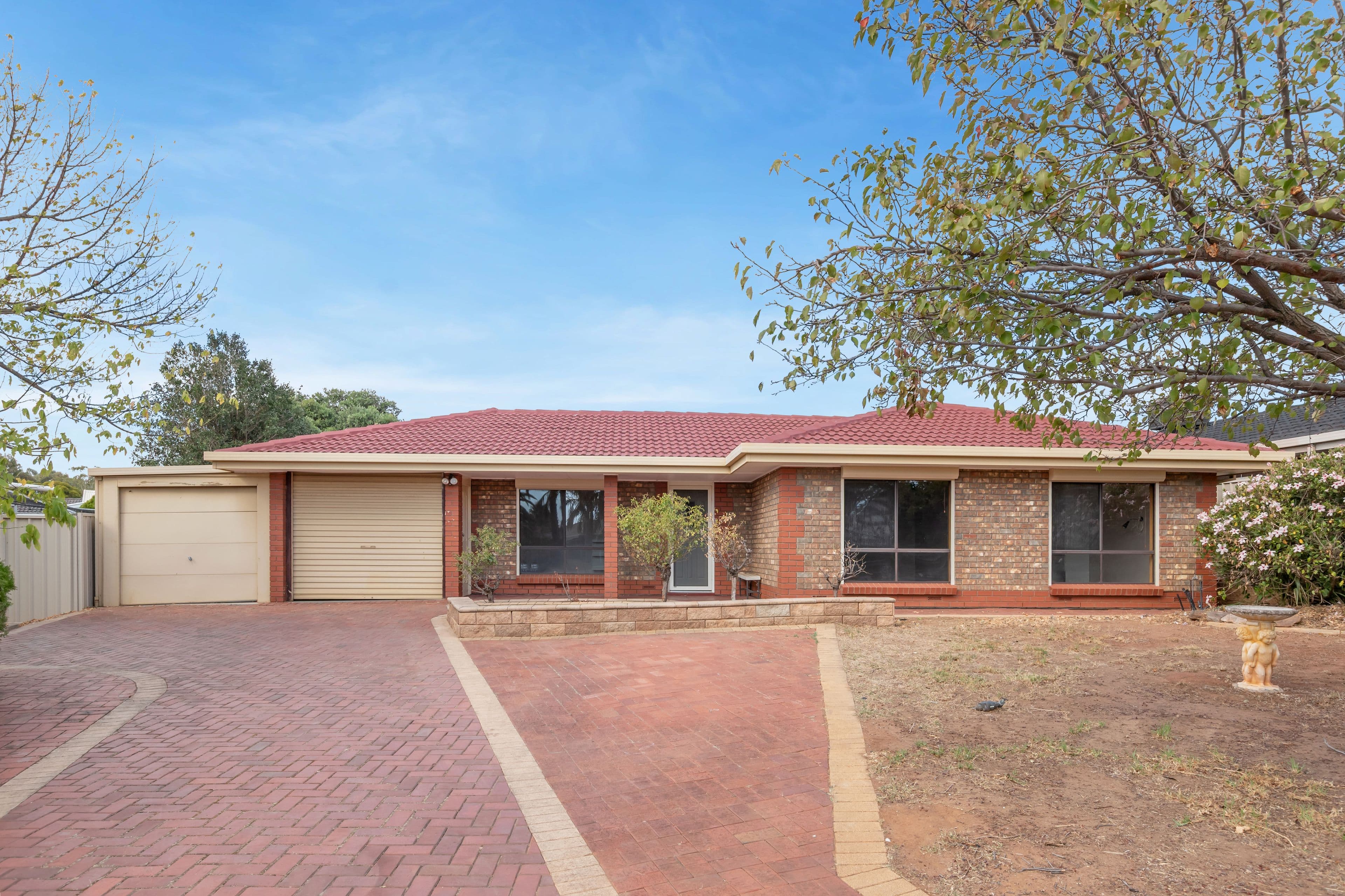 9 Valencia Court, Craigmore SA 5114, Craigmore - Image 1