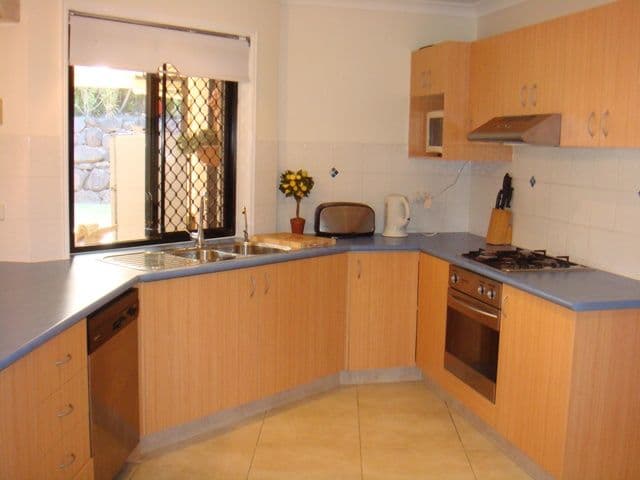 1 Marlee Court, BURLEIGH HEADS QLD 4220, Burleigh Heads - Thumbnail 5