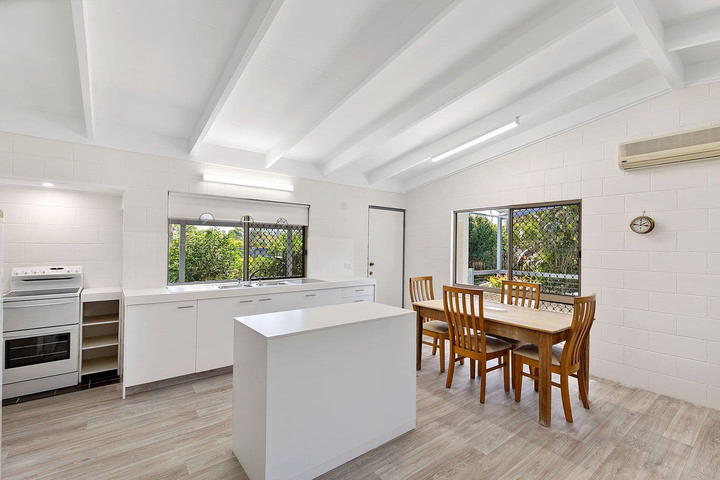 42 Brighton Street, Point Vernon QLD 4655, Point Vernon - Thumbnail 3