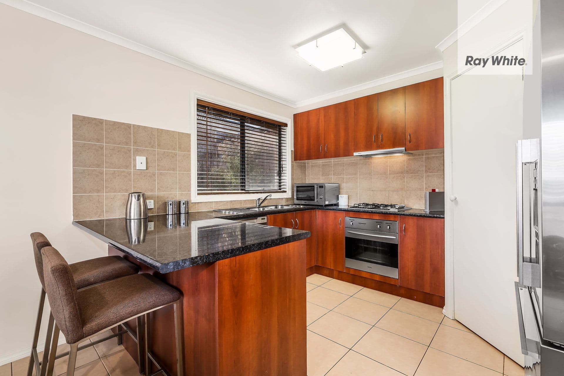 33 McArthurs Road, South Morang VIC 3752, South Morang - Thumbnail 2
