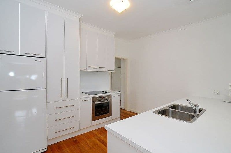 6 Verona Street, BOX HILL SOUTH VIC 3128, Box Hill South - Thumbnail 3