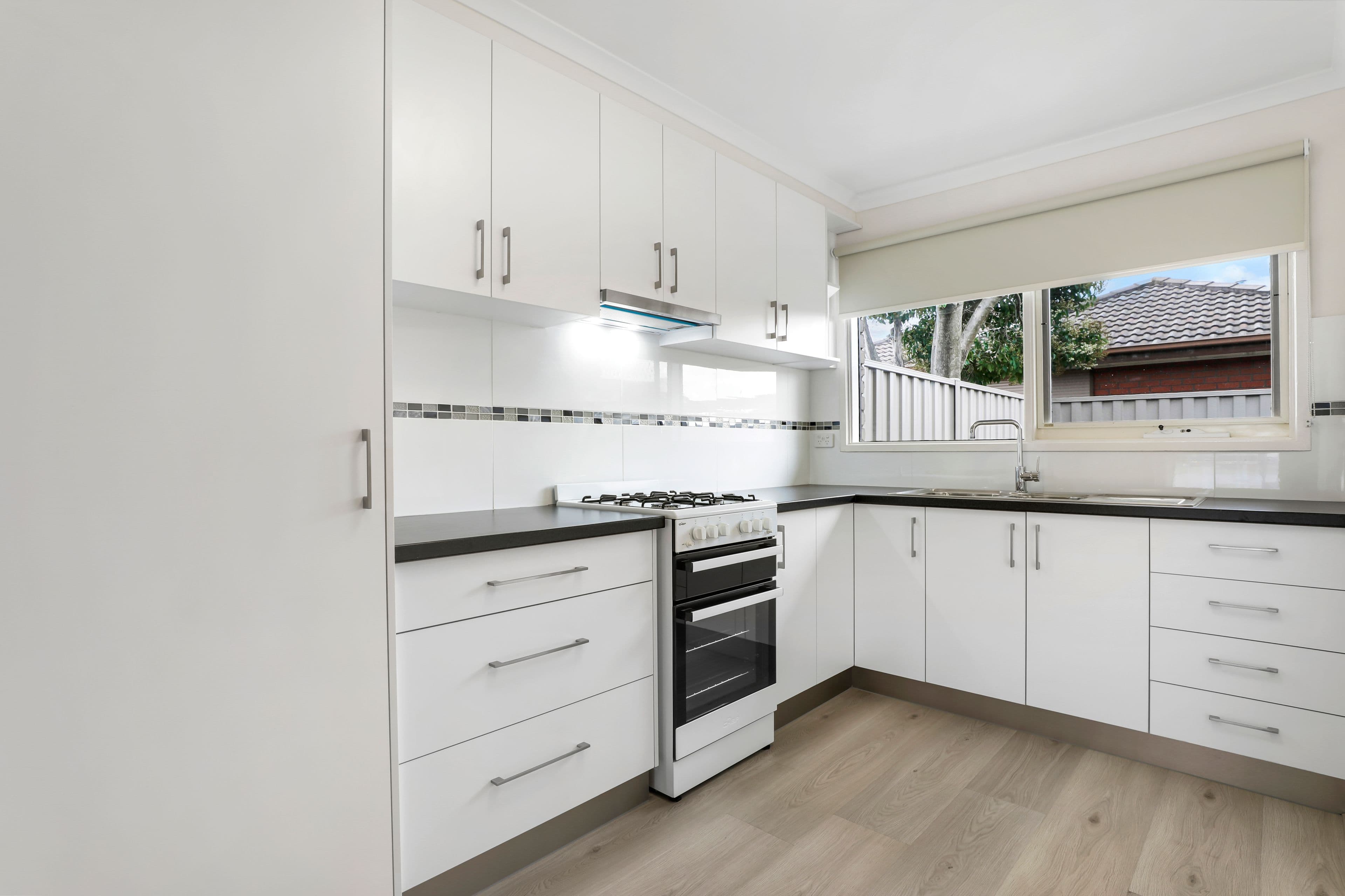 7 Salisbury Street, Berkeley, Berkeley - Thumbnail 3