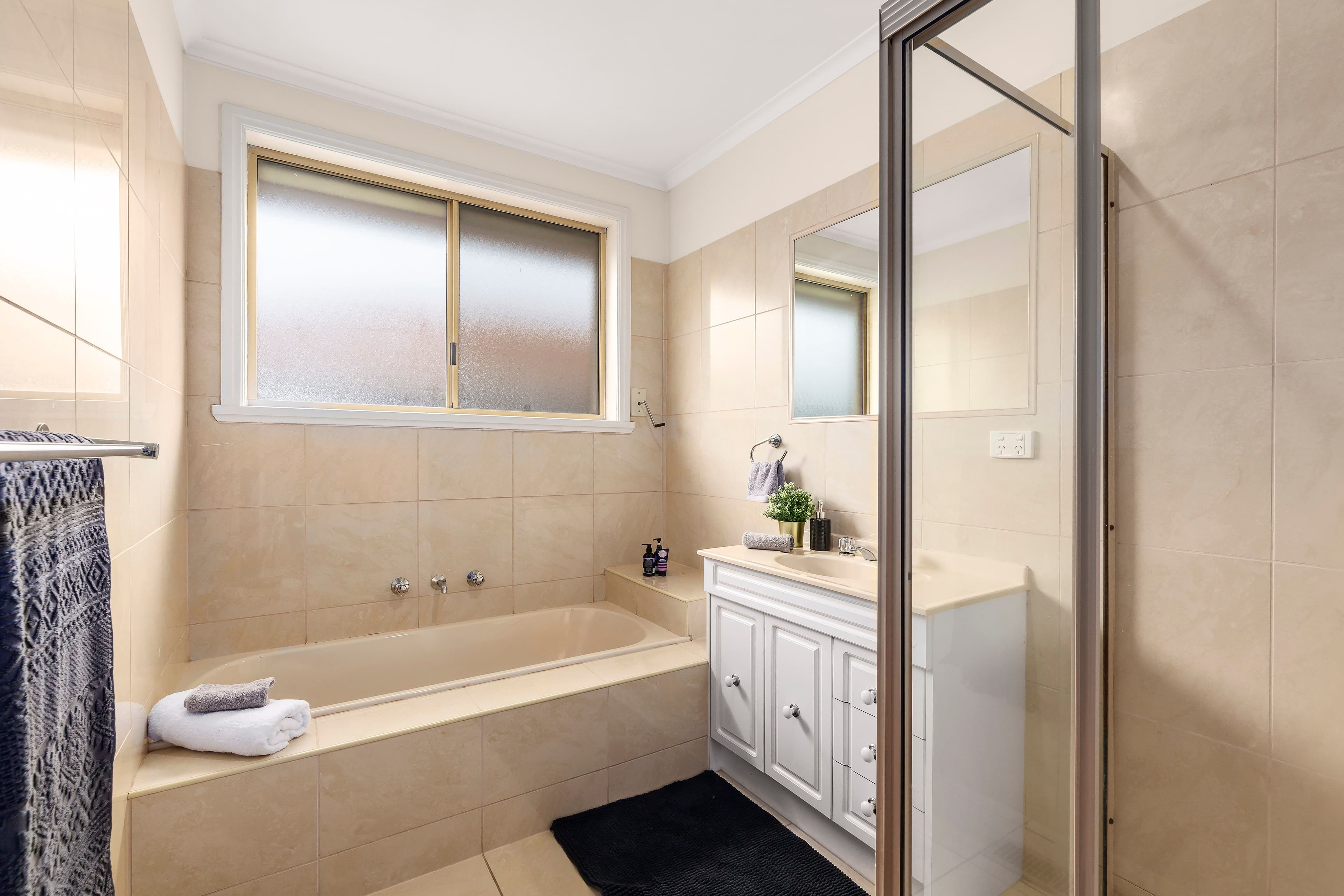 13 Bronsdon Court, Mill Park VIC 3082, Mill Park - Thumbnail 5