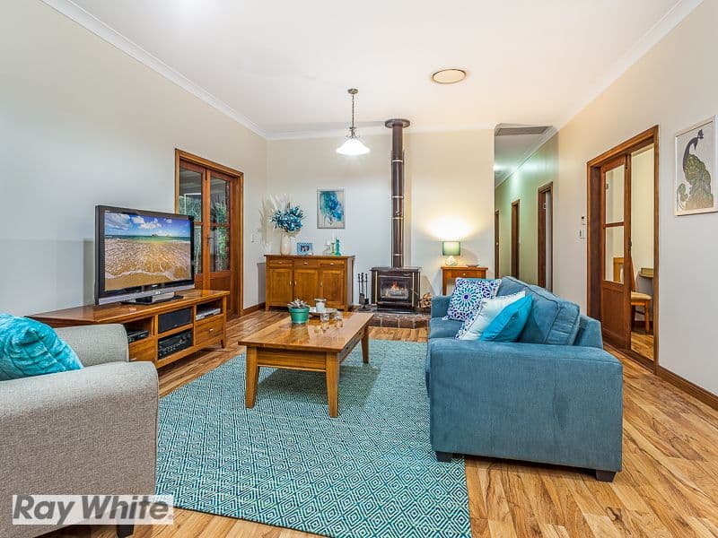 7 Phoebe Court, Bunya QLD 4055, Bunya - Thumbnail 7
