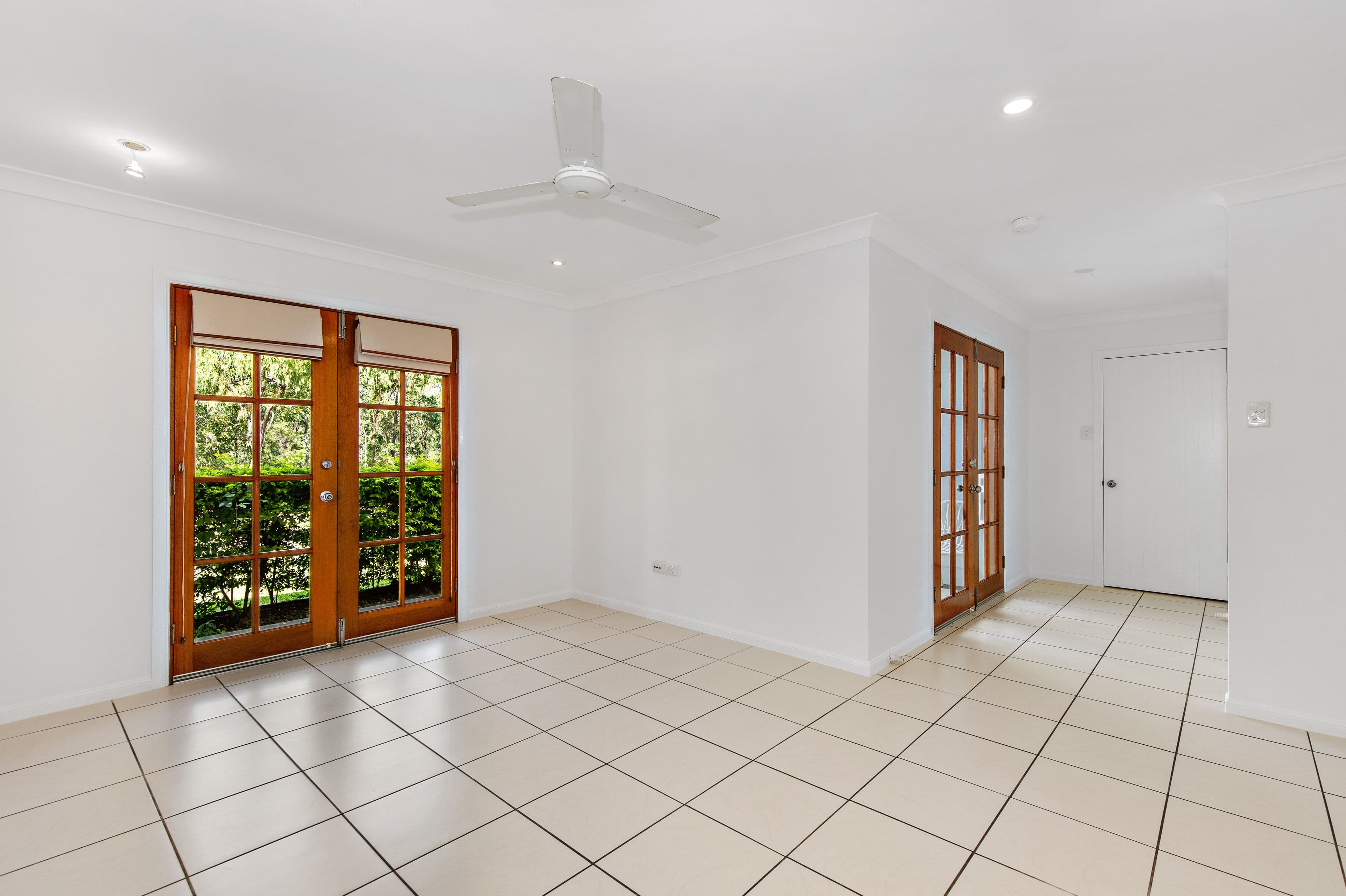 31 Warbler Crescent, Douglas QLD 4814, Douglas - Thumbnail 2