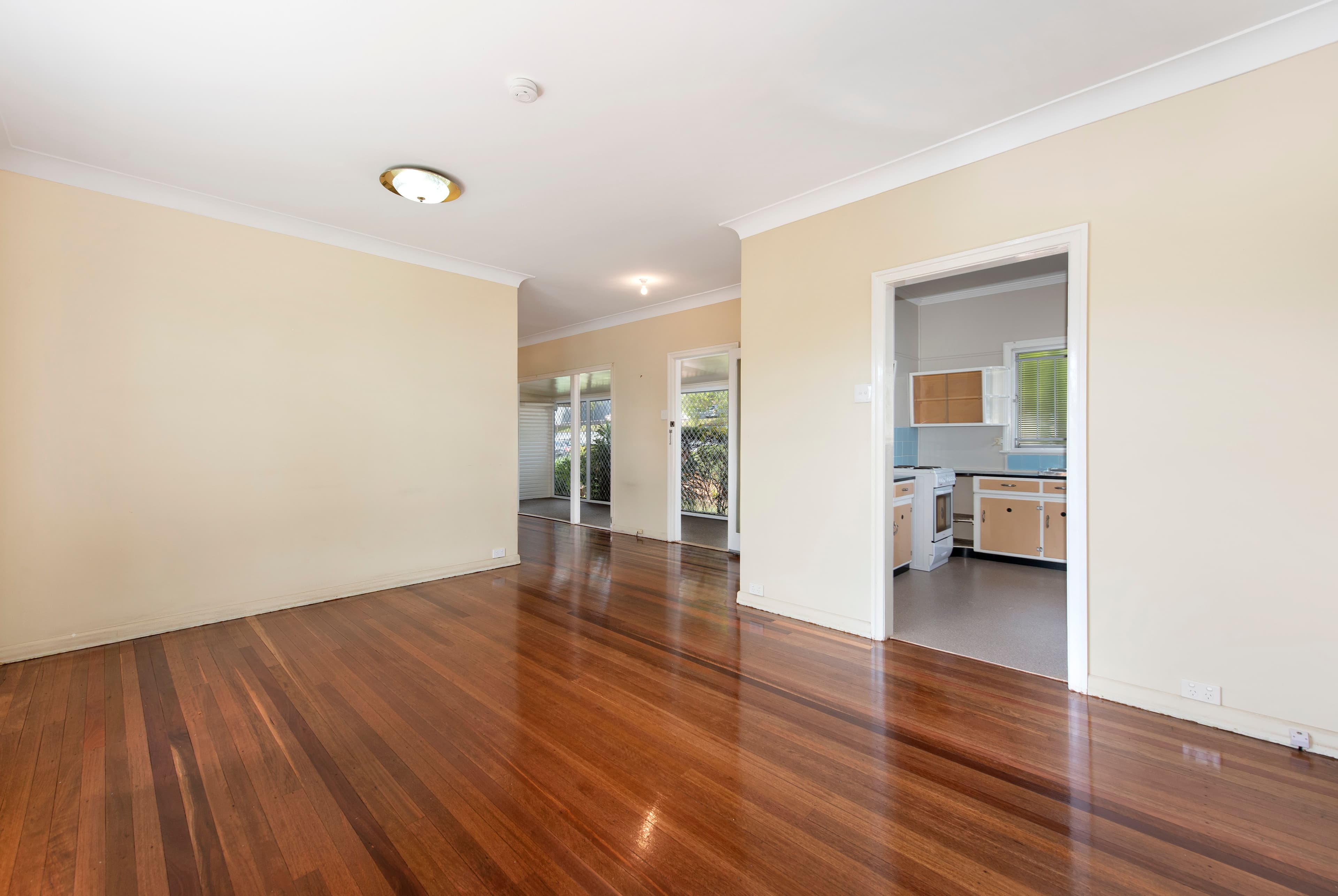 183 Toohey Road, Tarragindi QLD 4121, Tarragindi - Thumbnail 2