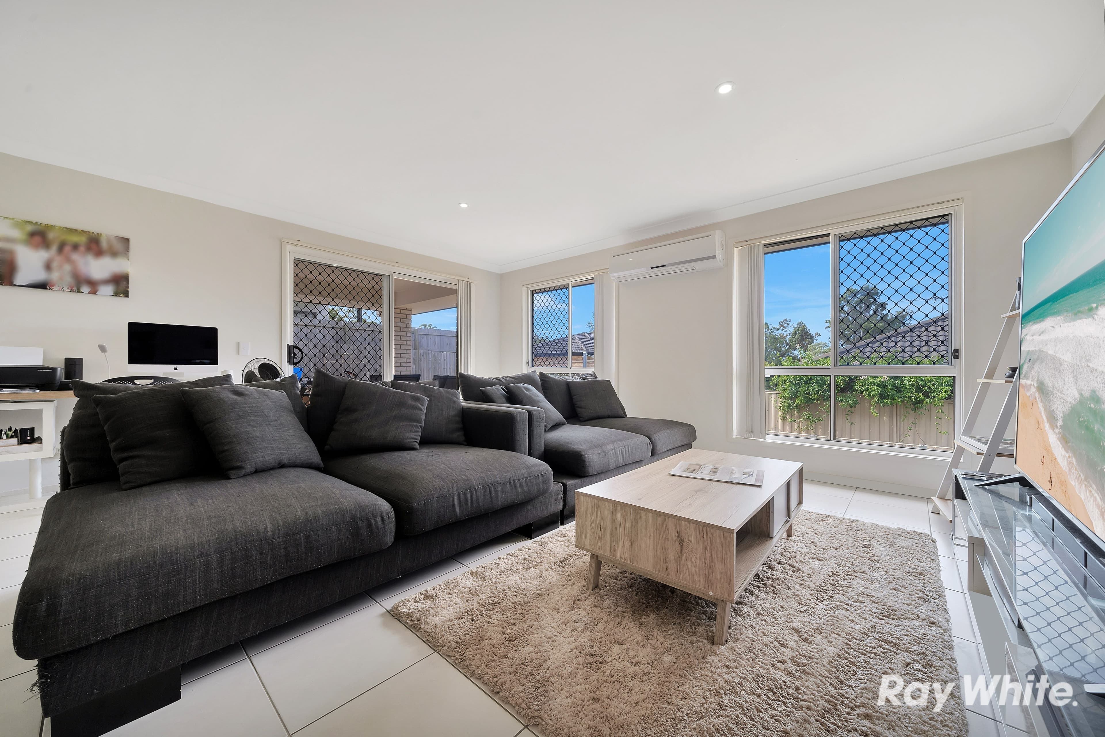 16 Foster Circuit, Hillcrest QLD 4118, Hillcrest - Thumbnail 2