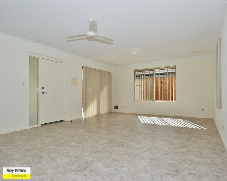 12 Mitre Bend, ELLENBROOK WA 6069, Ellenbrook - Thumbnail 2