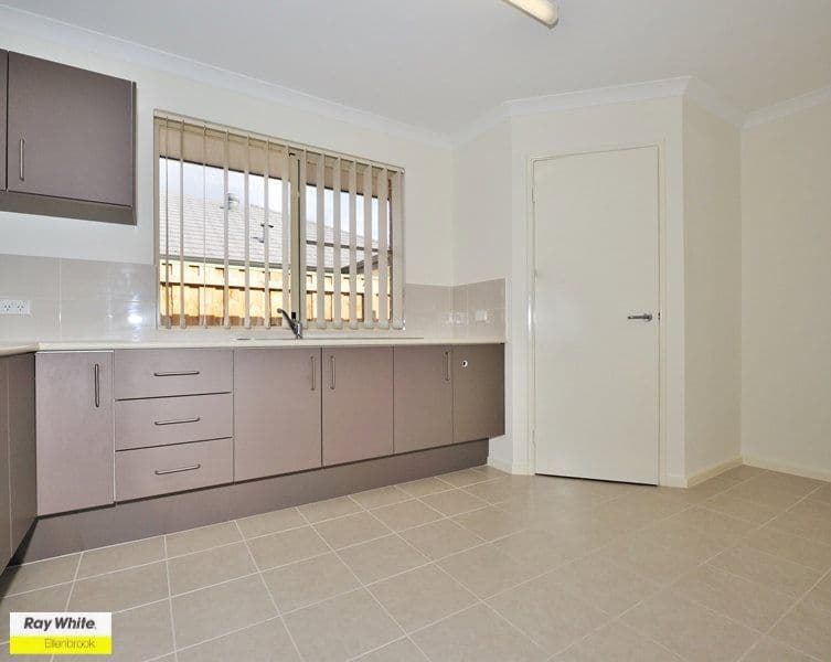 12 Mitre Bend, ELLENBROOK WA 6069, Ellenbrook - Thumbnail 3