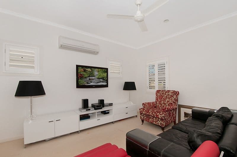 5 Woodgee Street, CURRUMBIN QLD 4223, Currumbin - Thumbnail 6