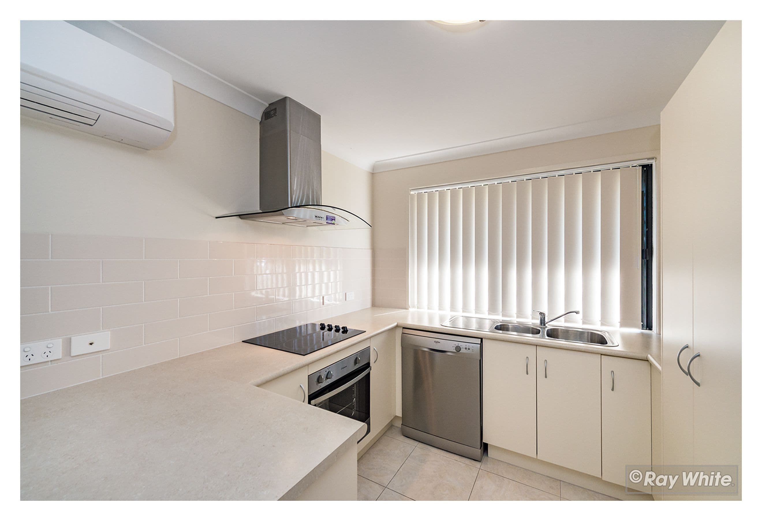 3 Jomarant Place, Kawana QLD 4701, Kawana - Thumbnail 2