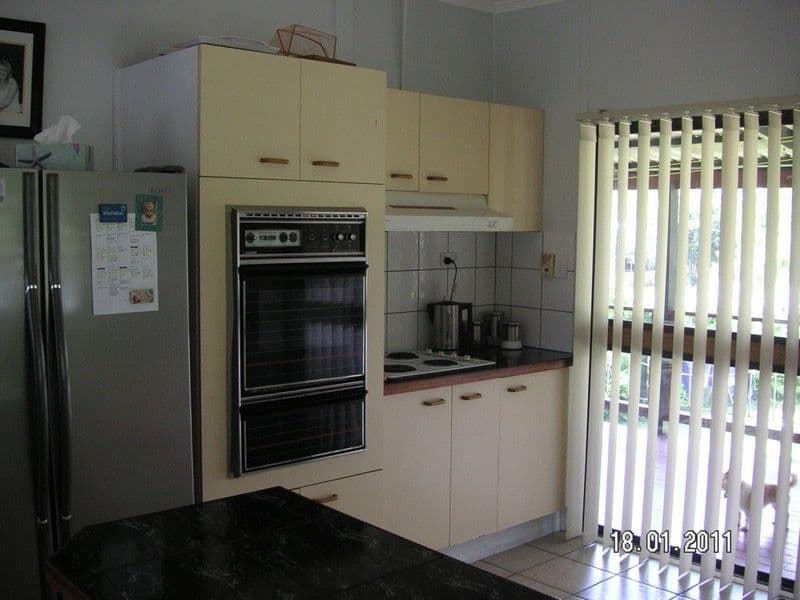 860 Beachmere Road, BEACHMERE QLD 4510, Beachmere - Thumbnail 8