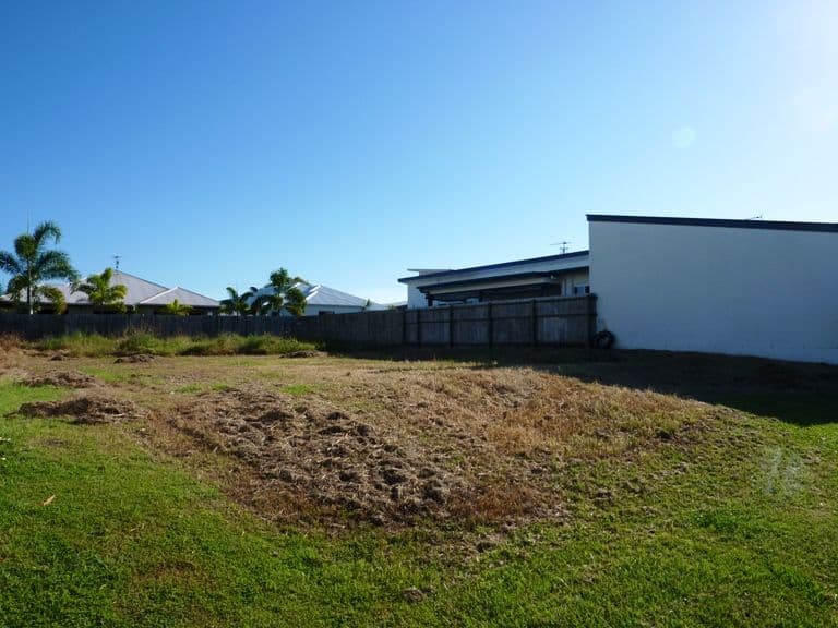 15 White Cedar Drive, MERIDAN PLAINS QLD 4551, Meridan Plains - Thumbnail 2
