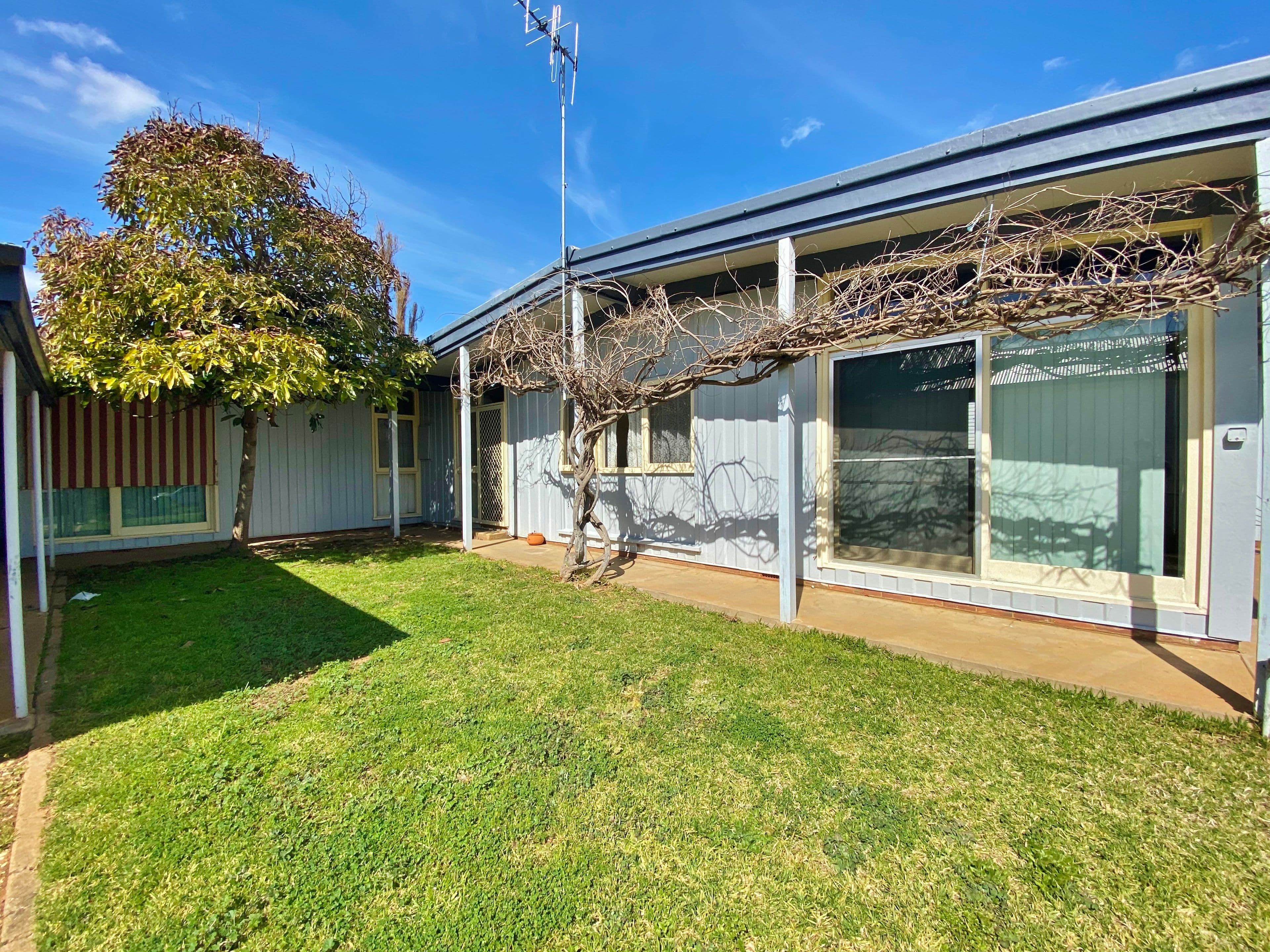 34 McLerie Street, Young NSW 2594, Young - Thumbnail 2
