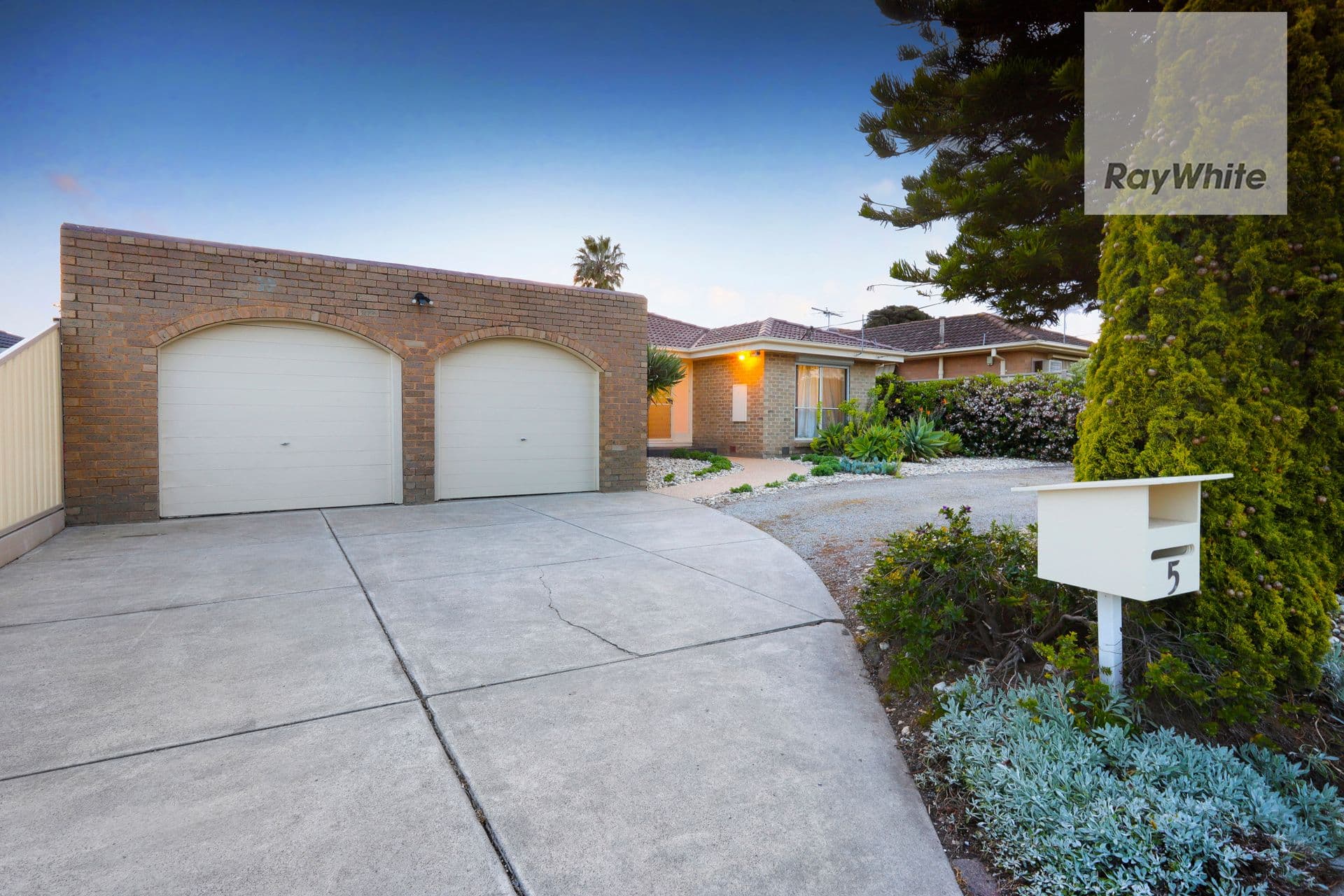5 Midway Close, Gladstone Park VIC 3043, Gladstone Park - Thumbnail 2