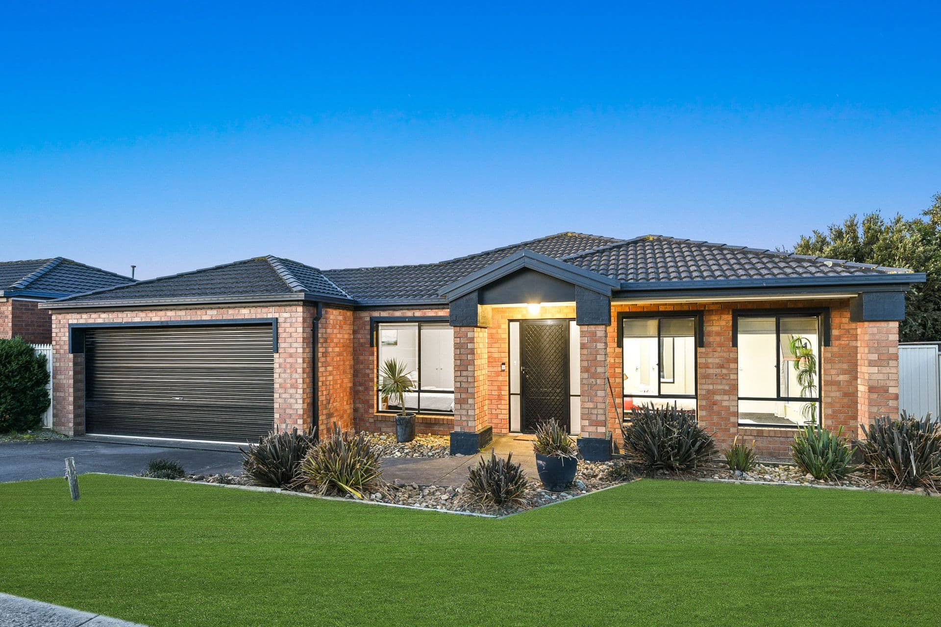 24 Gatehouse Parade, Cranbourne East VIC 3977, Cranbourne East - Thumbnail 2