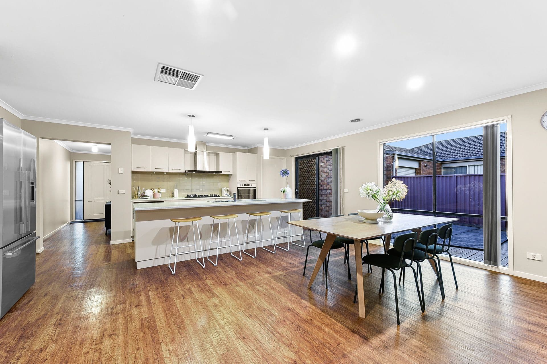 24 Gatehouse Parade, Cranbourne East VIC 3977, Cranbourne East - Thumbnail 3