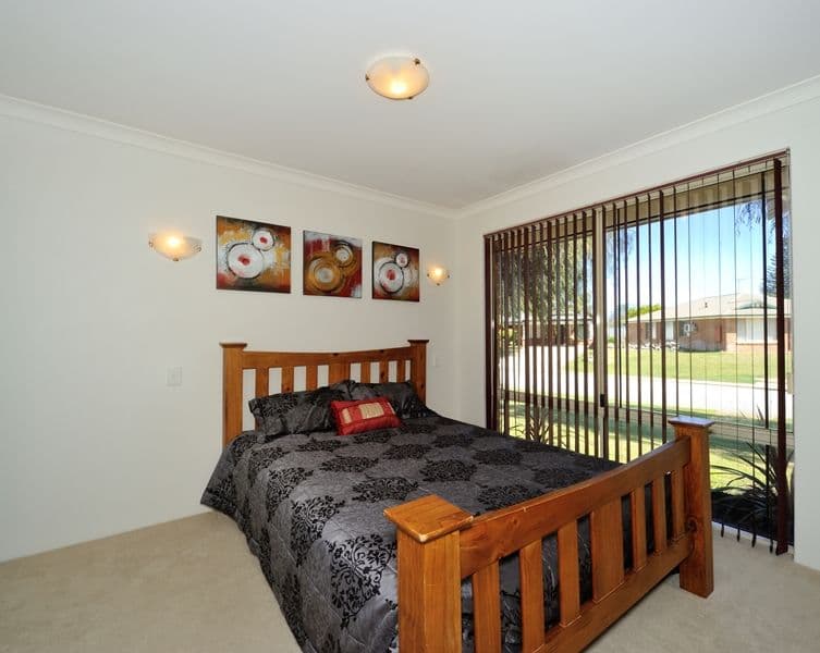 22 Manly Crescent, WARNBRO WA 6169, Warnbro - Thumbnail 7