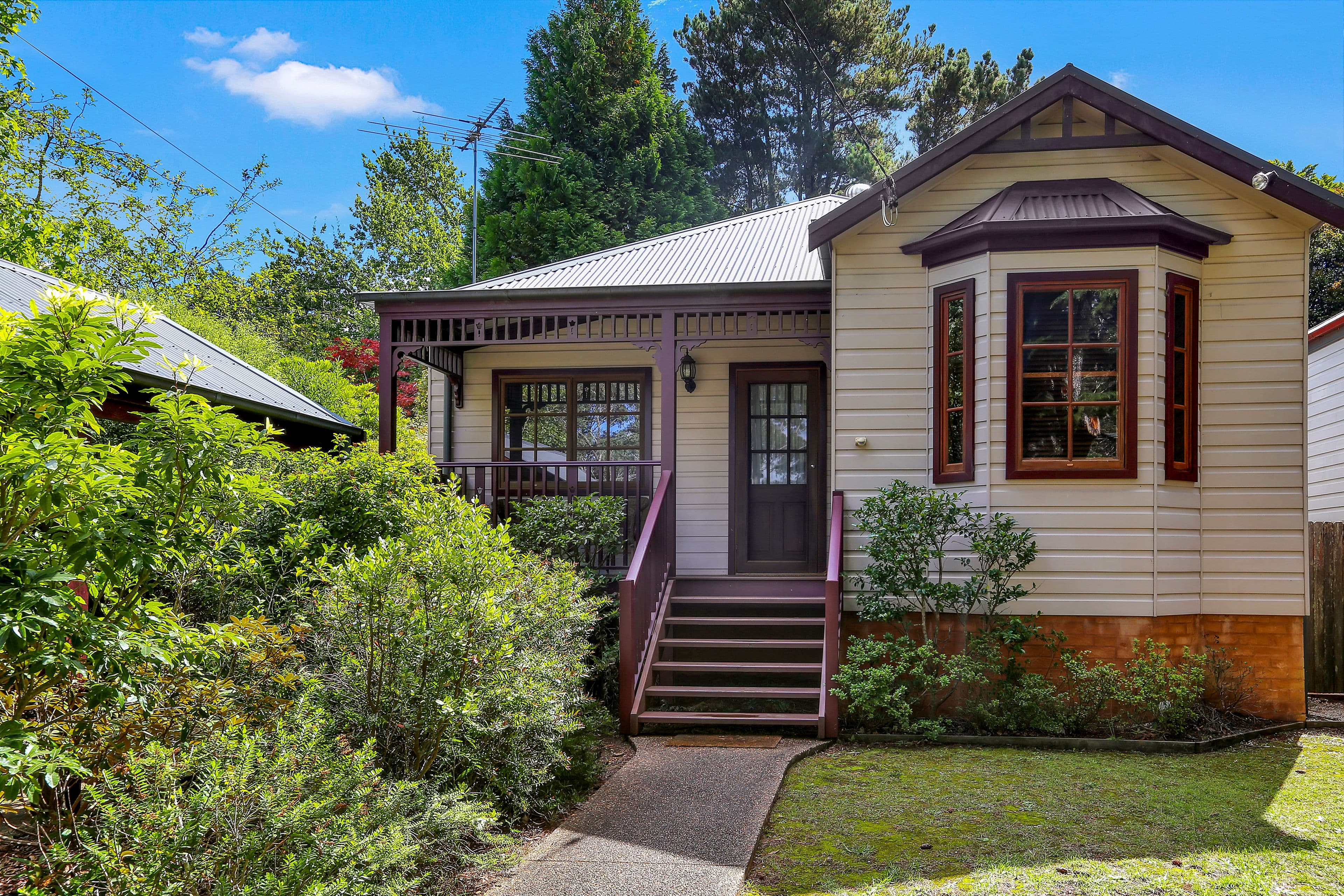 230 Hat Hill Road, Blackheath - Image 1