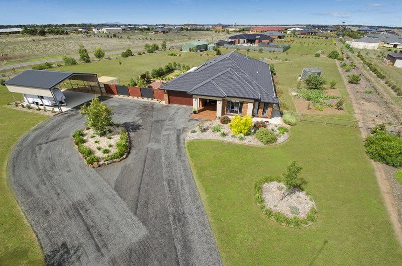 24 Warwick Way, Bannockburn VIC 3331, Bannockburn - Thumbnail 2