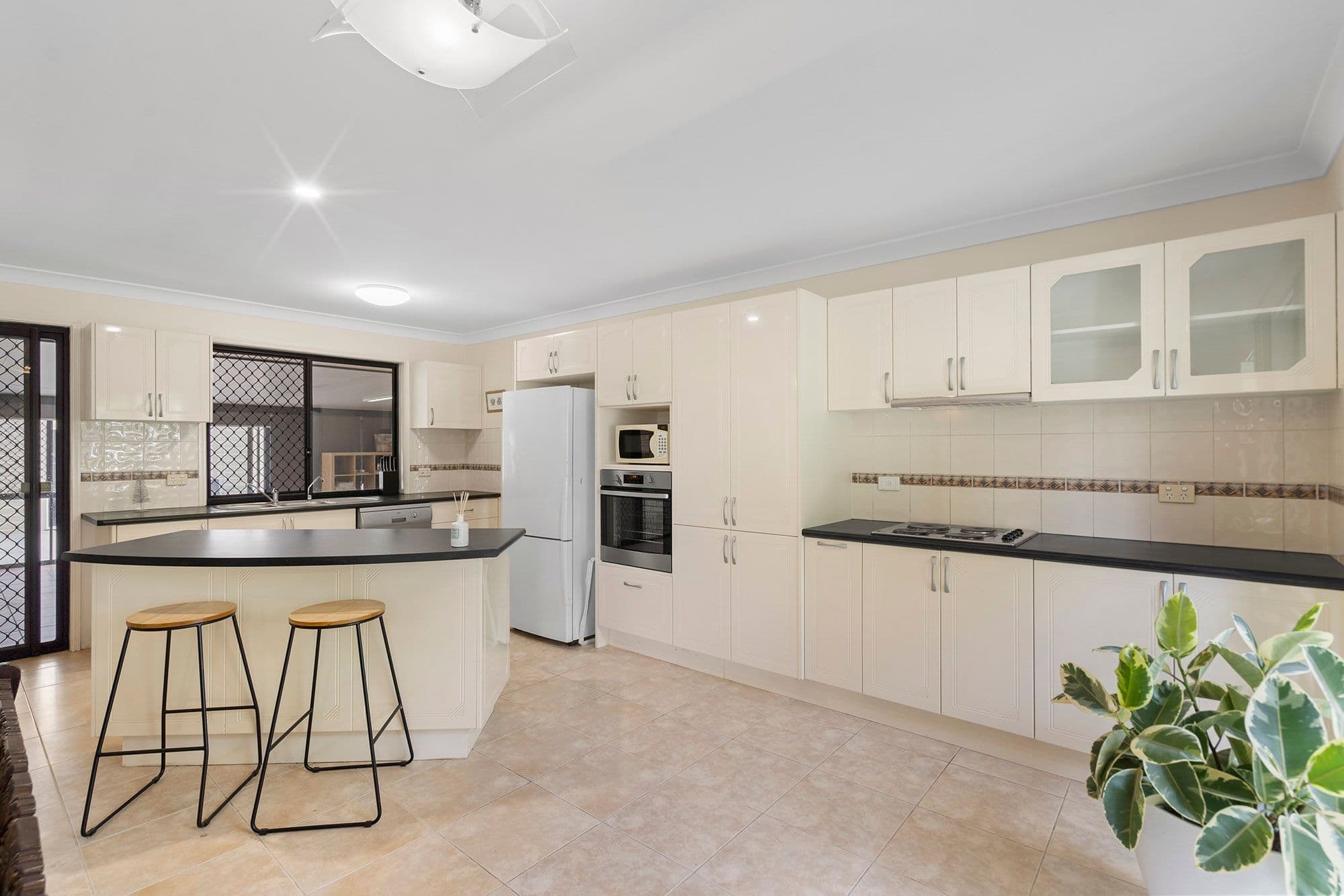 8 Lexham Street, Waterford West QLD 4133, Waterford West - Thumbnail 3