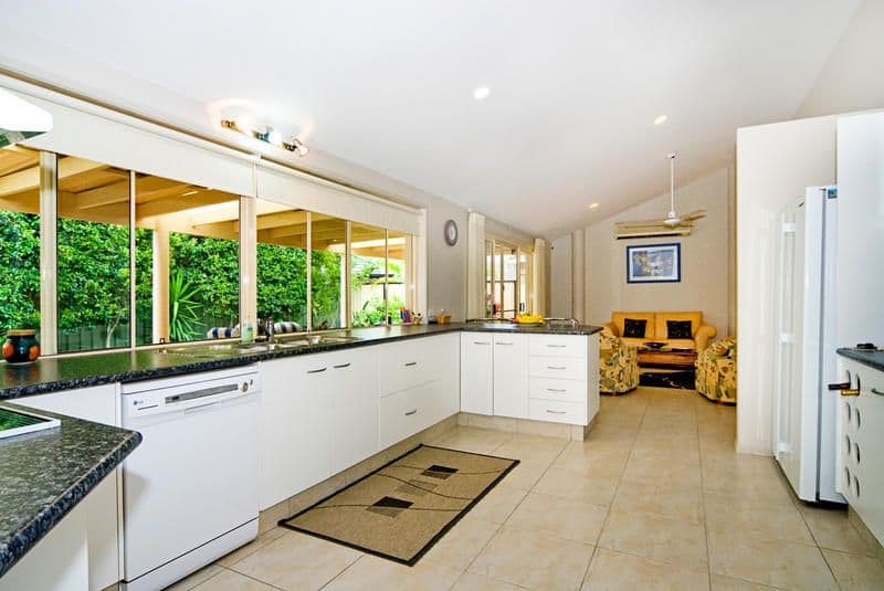 5 Saltbreeze Court, RUNAWAY BAY QLD 4216, Runaway Bay - Image 1