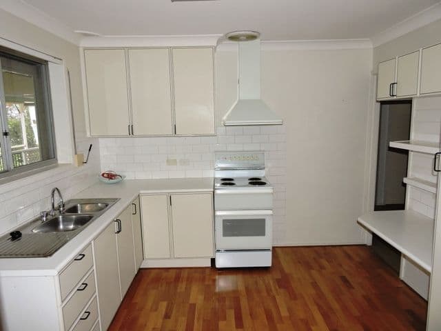 10 Waterview Crescent, Tascott NSW 2250, Tascott - Thumbnail 2