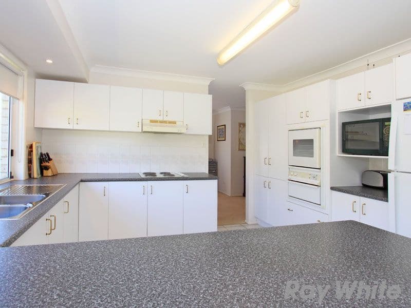 79 Saturn Crescent, BRIDGEMAN DOWNS QLD 4035, Bridgeman Downs - Thumbnail 5