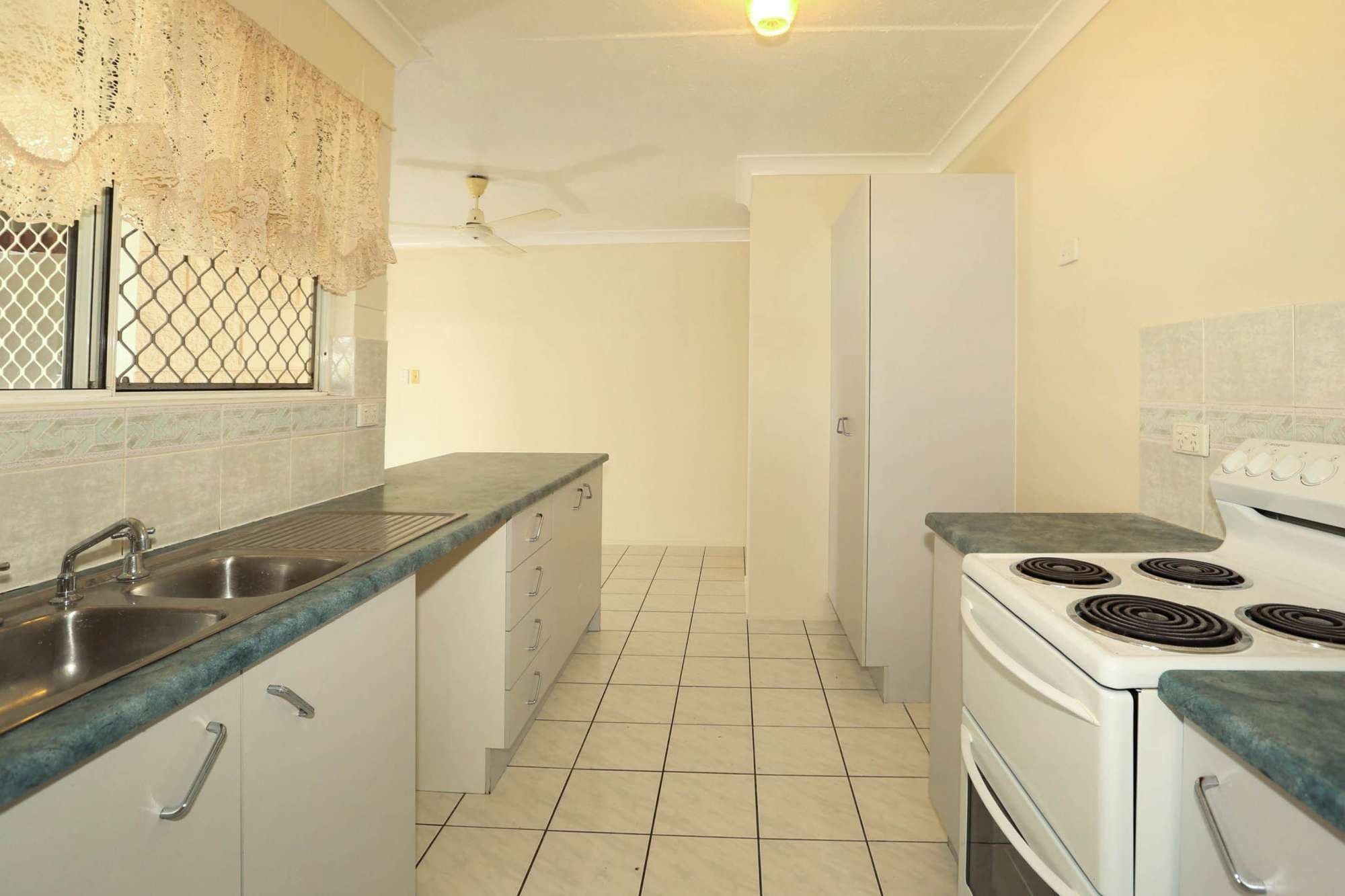 16 Lornsleigh Street, MOUNT LOUISA QLD 4814, Mount Louisa - Thumbnail 3